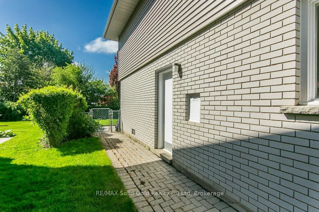 Photo 33 of 78 Inwood Crescent, Kitchener — HOMEH