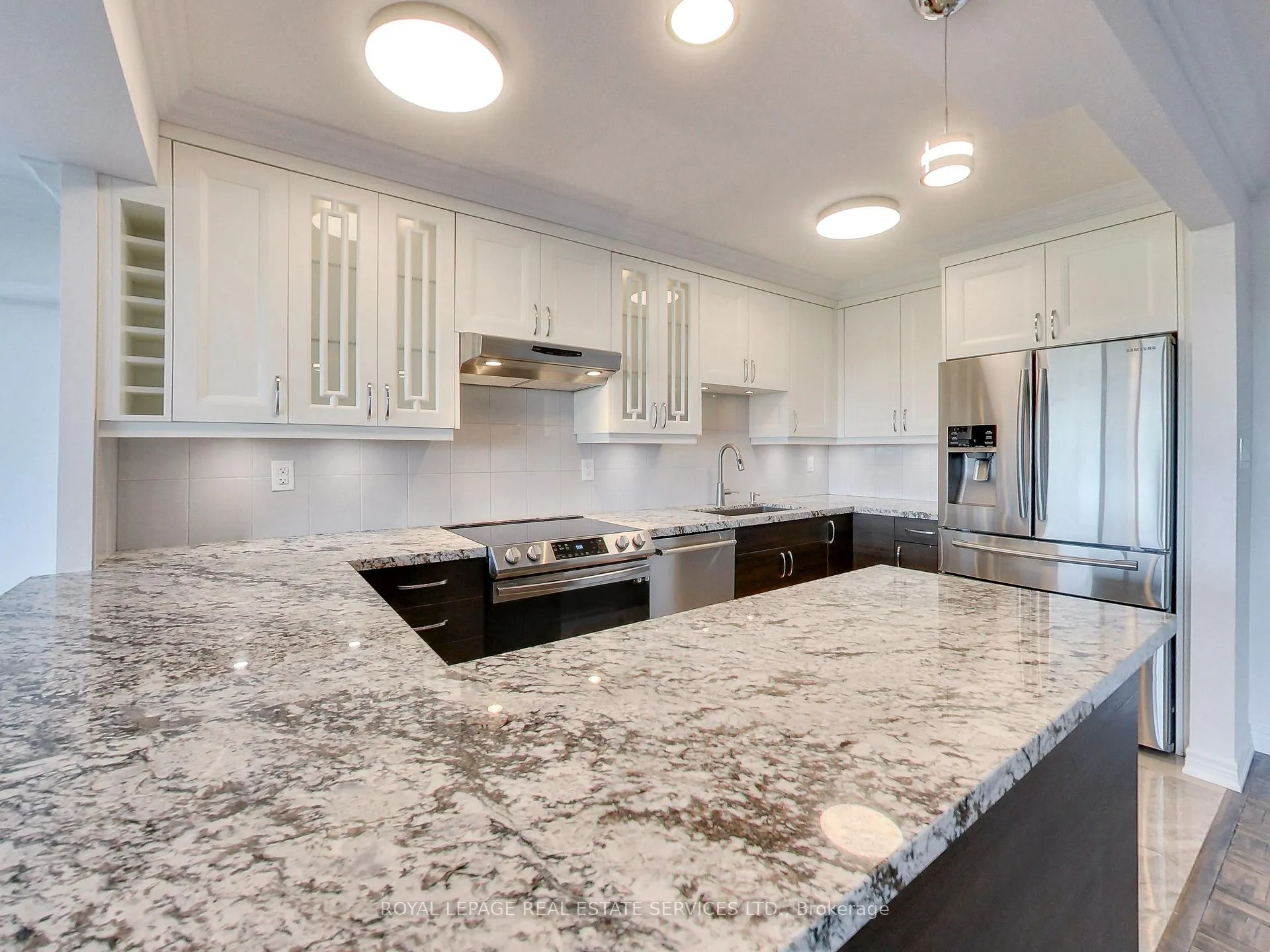 Photo 5 of Unit 1302, 240 Scarlett Road, Toronto, Rockcliffe-Smythe — HOMEH
