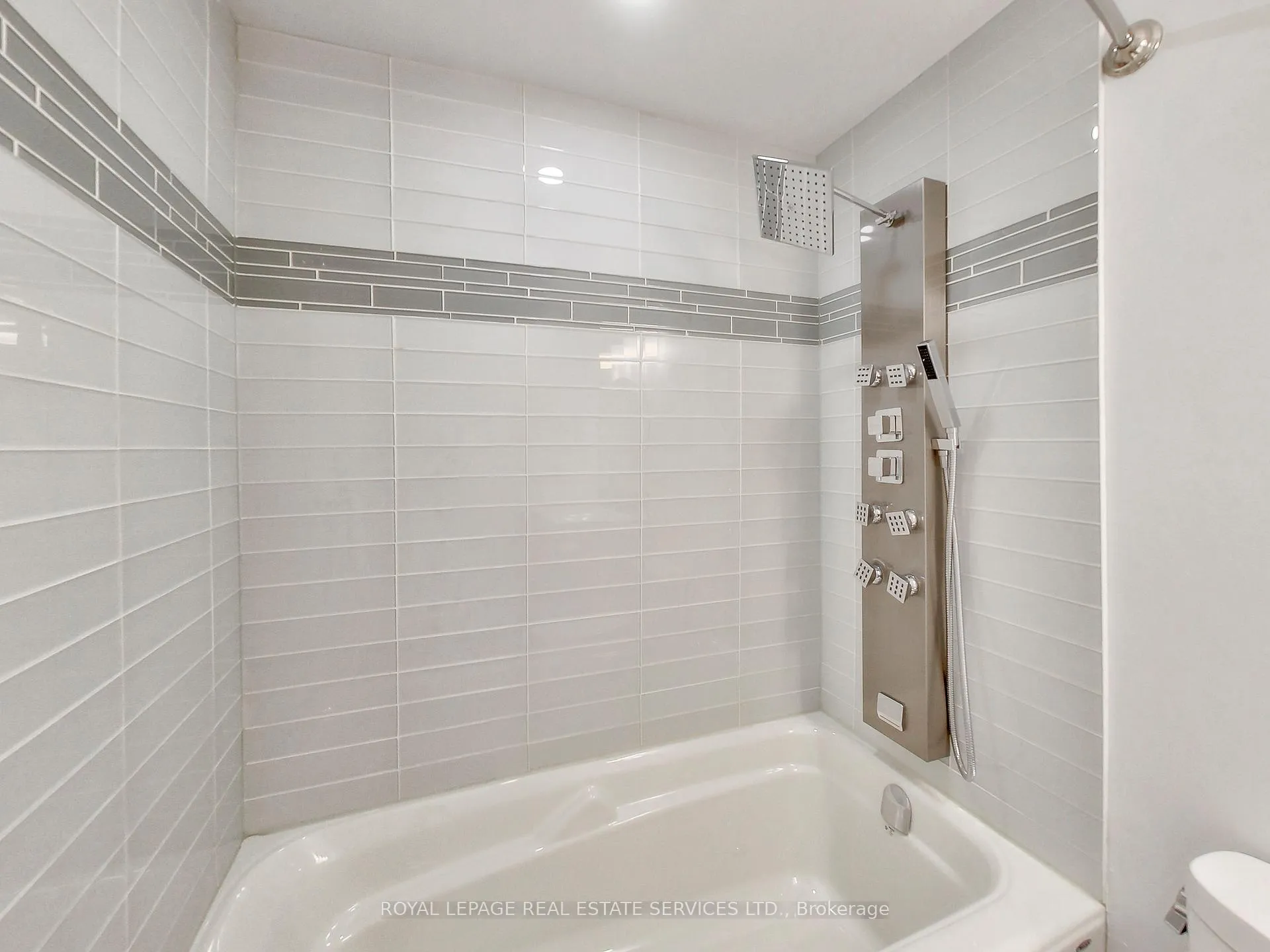 Photo 12 of Unit 1302, 240 Scarlett Road, Toronto, Rockcliffe-Smythe — HOMEH