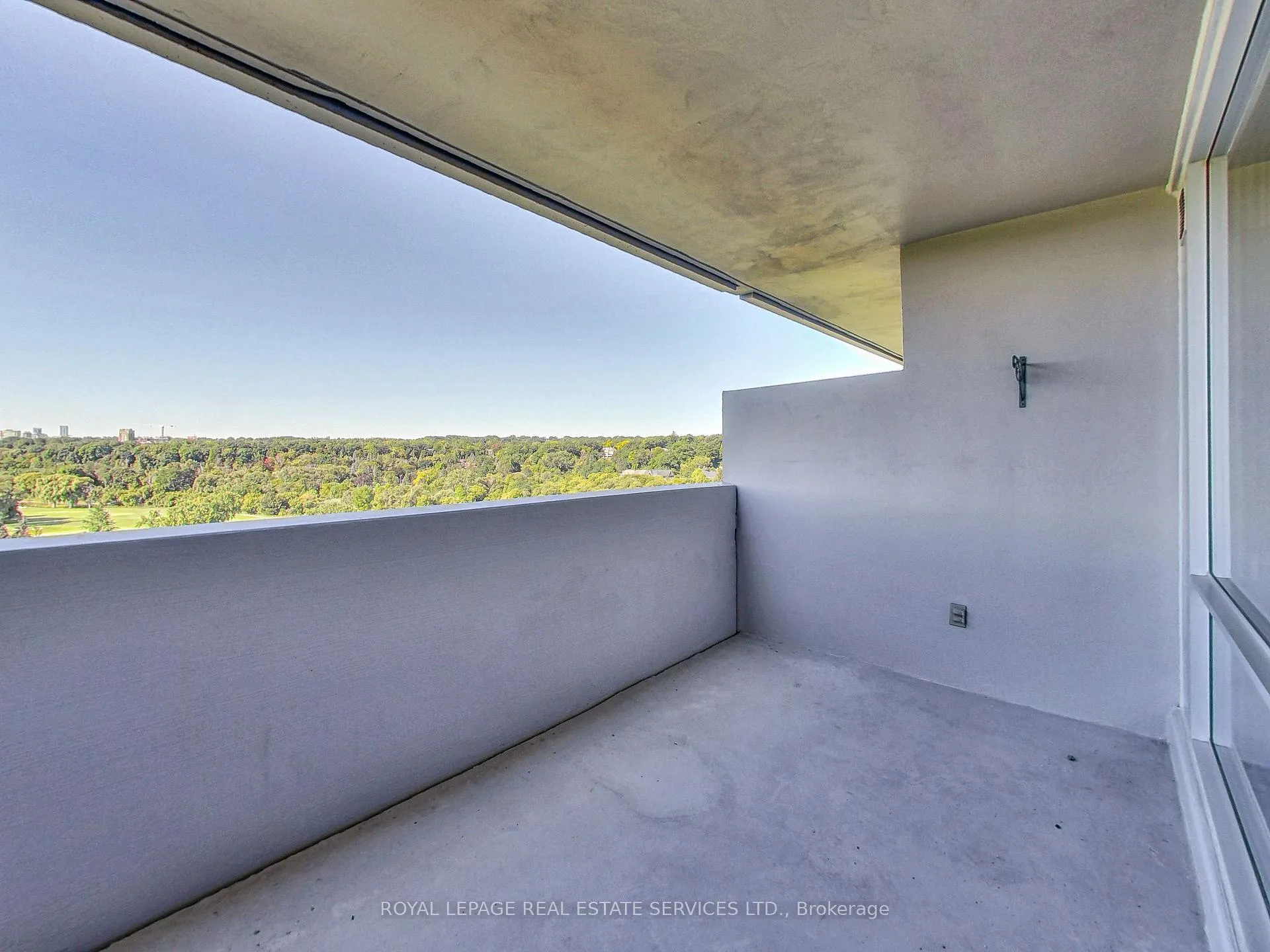 Photo 15 of Unit 1302, 240 Scarlett Road, Toronto, Rockcliffe-Smythe — HOMEH