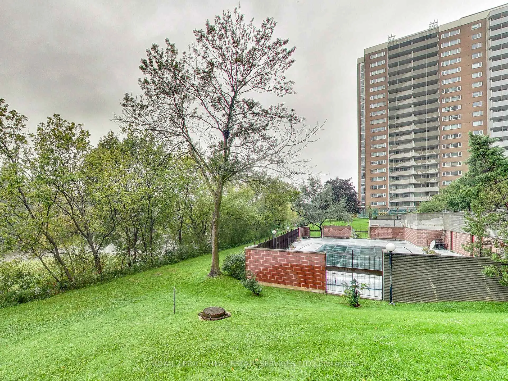 Photo 17 of Unit 1302, 240 Scarlett Road, Toronto, Rockcliffe-Smythe — HOMEH
