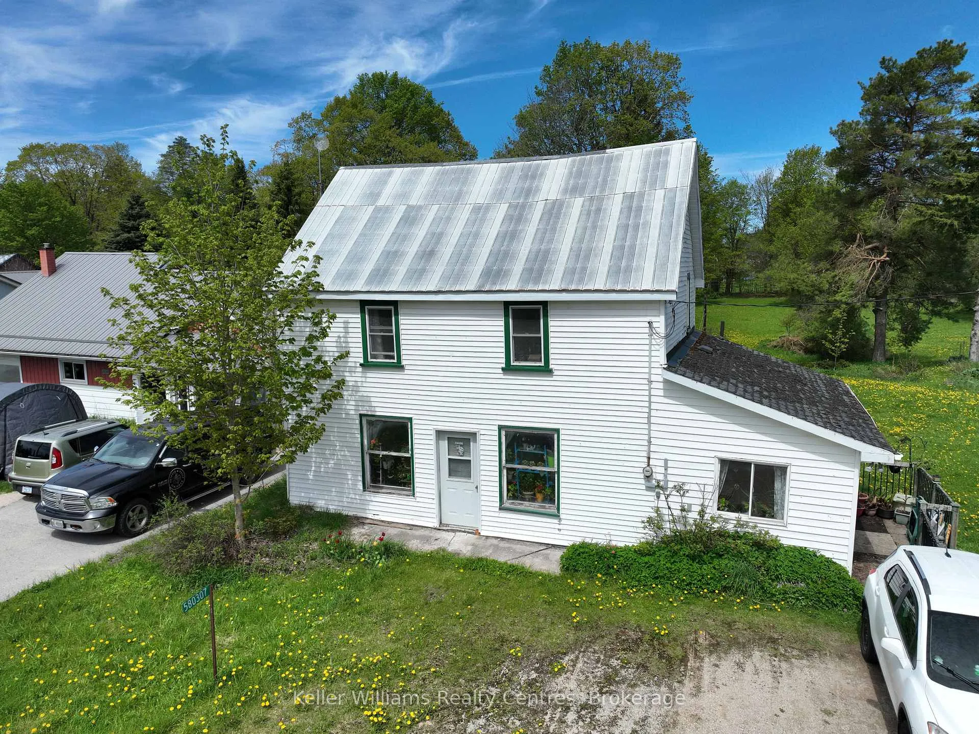 Front of 580307 Sideroad 60