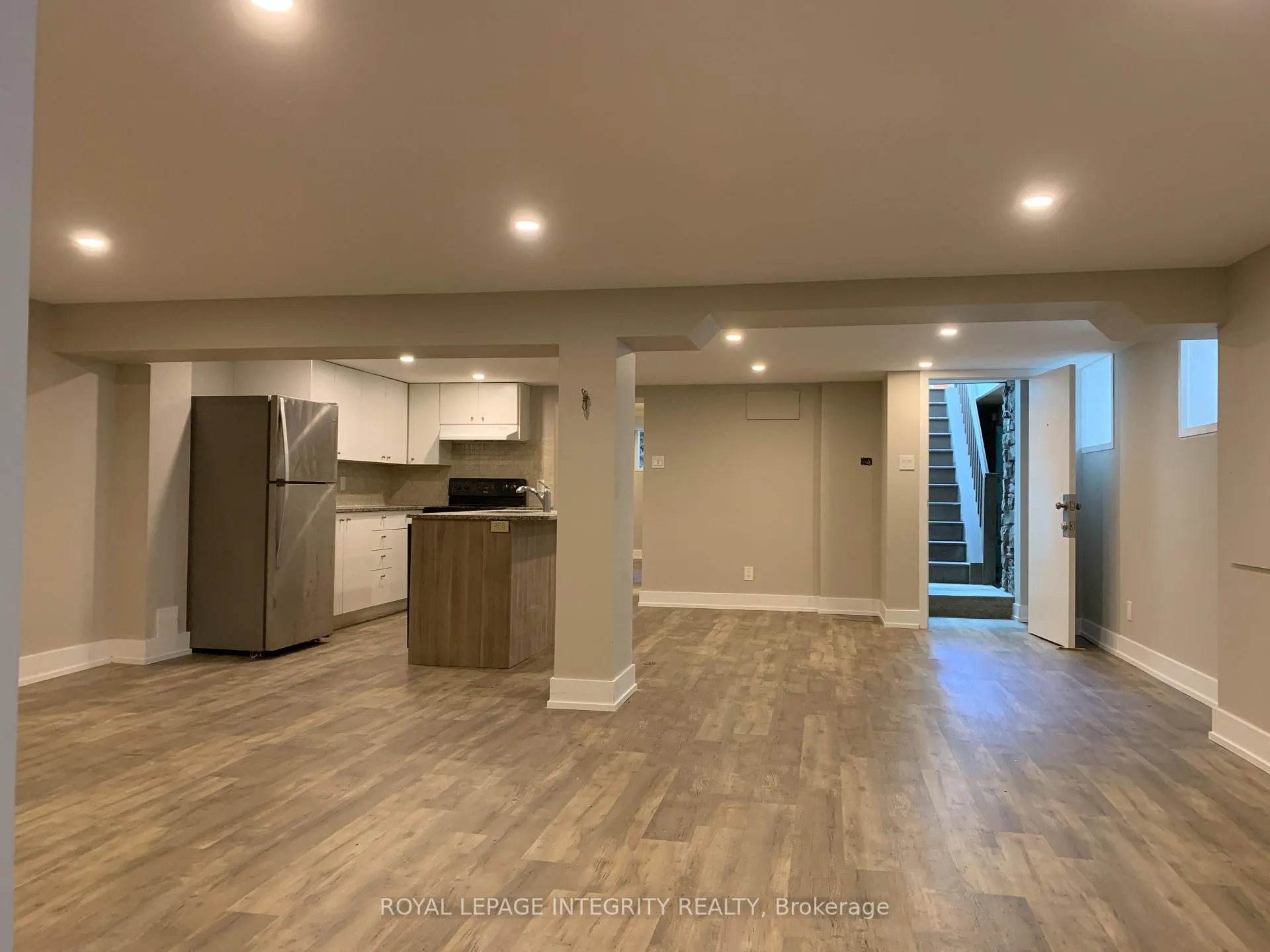 Photo 3 of Unit B, 468 Besserer Street, Ottawa, Sandy Hill — HOMEH