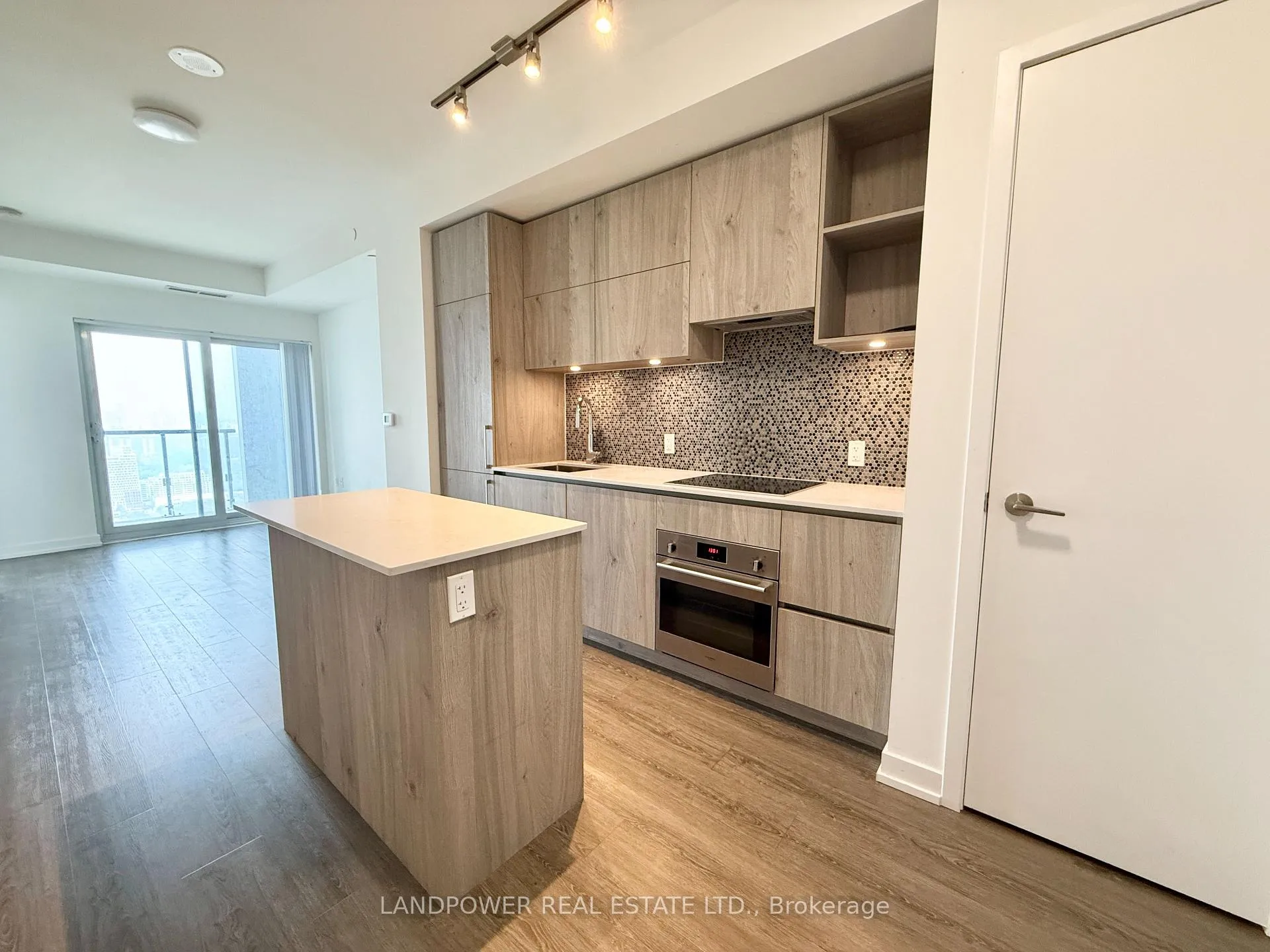 Front of Unit 4406, 1 Yorkville Avenue