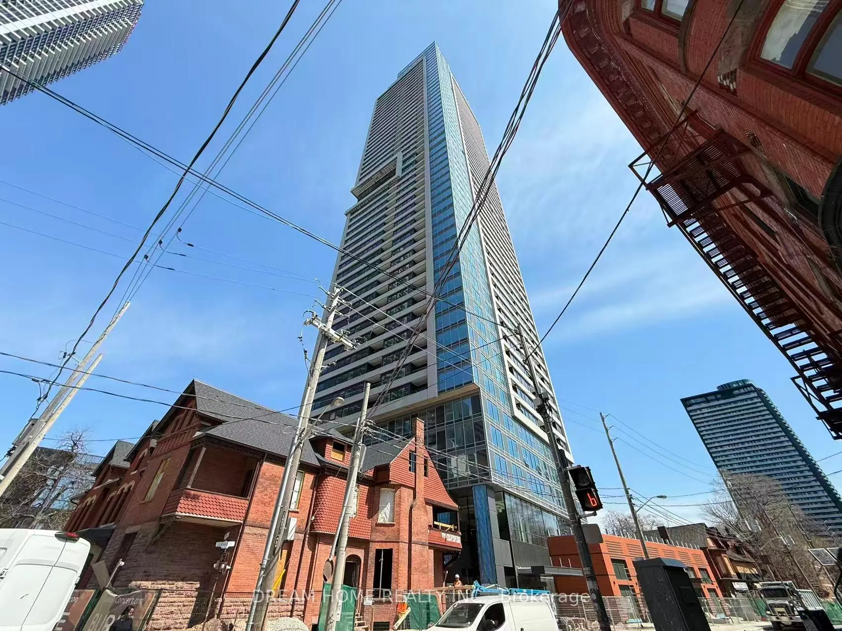 Front of Unit 1411, 609 Sherborne Street
