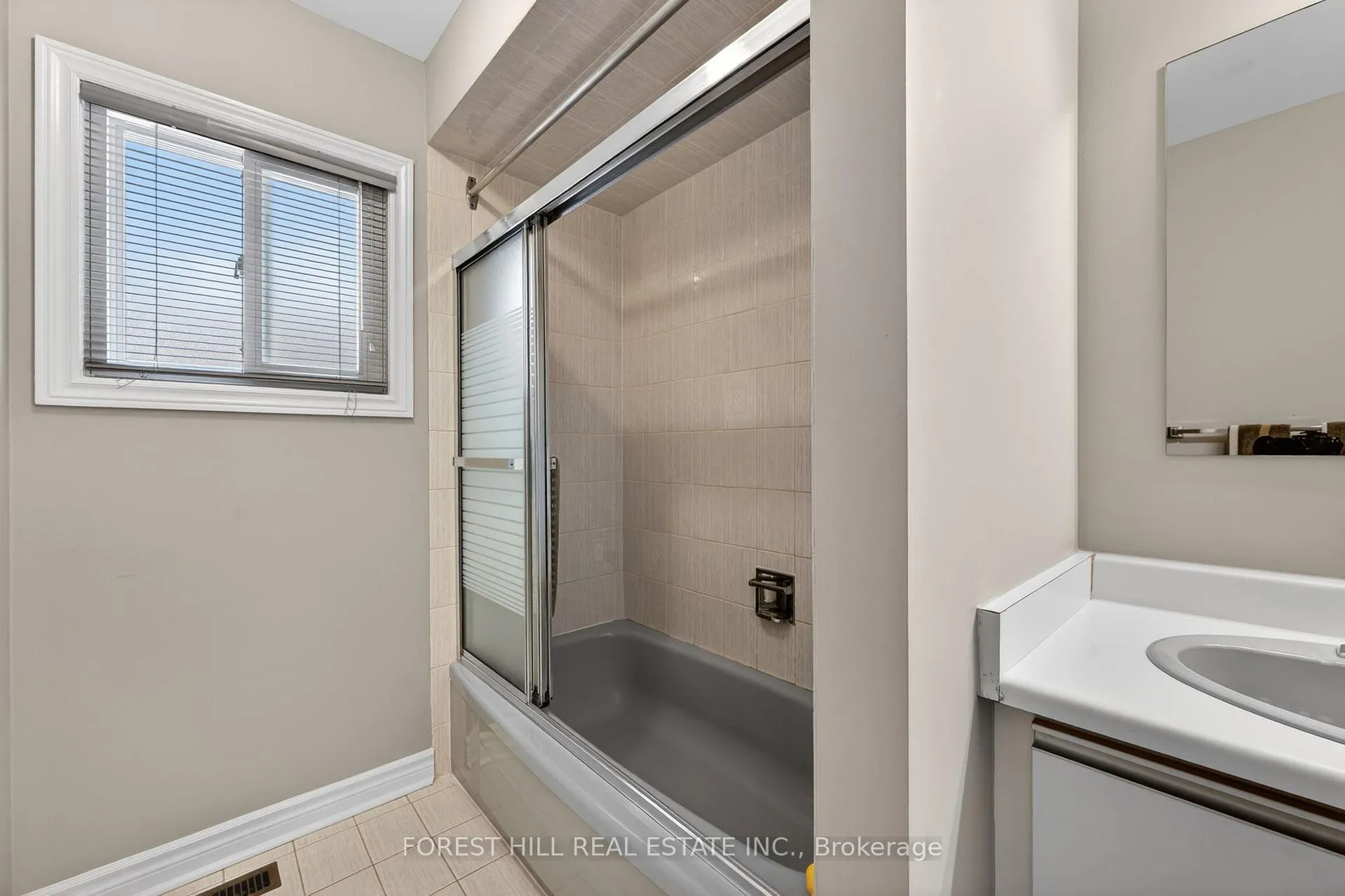 Photo 39 of 15 Palmerston Drive, Vaughan, Beverley Glen — HOMEH