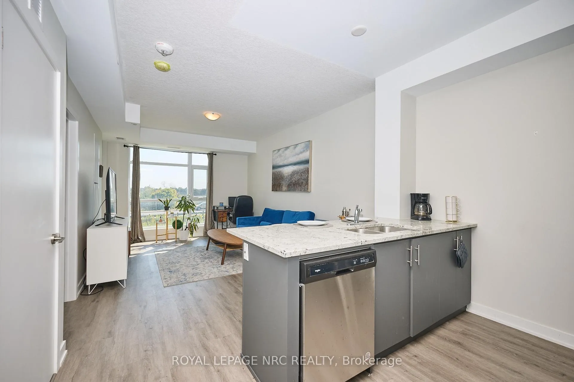 Photo 8 of Unit 221, 600 North Service Road, Hamilton, Lakeshore — HOMEH