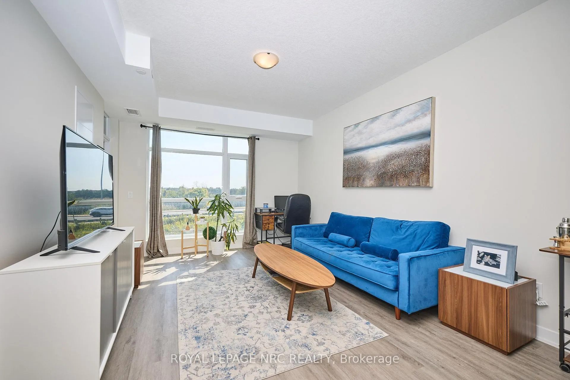 Photo 11 of Unit 221, 600 North Service Road, Hamilton, Lakeshore — HOMEH