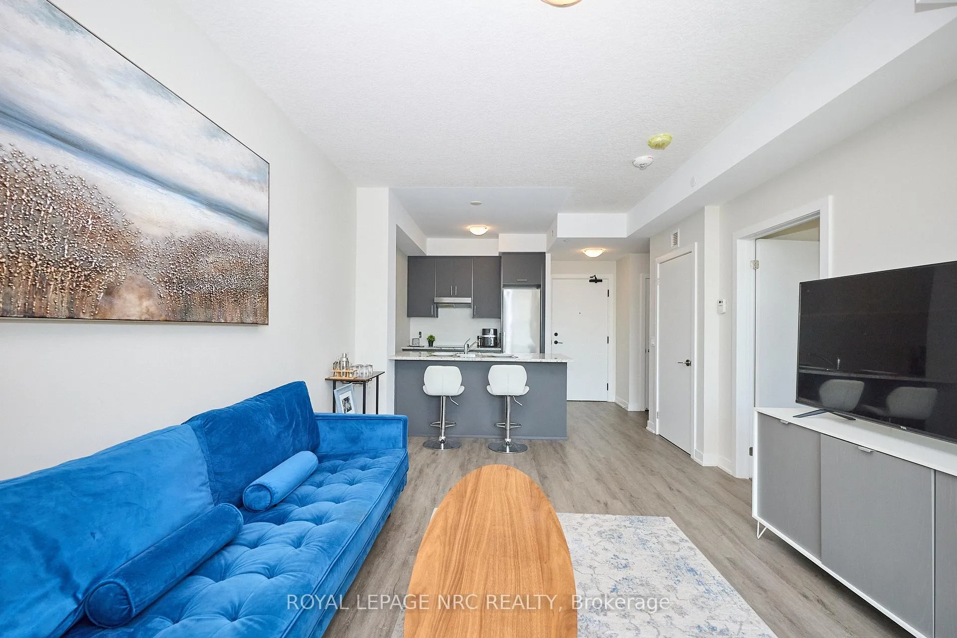 Photo 14 of Unit 221, 600 North Service Road, Hamilton, Lakeshore — HOMEH