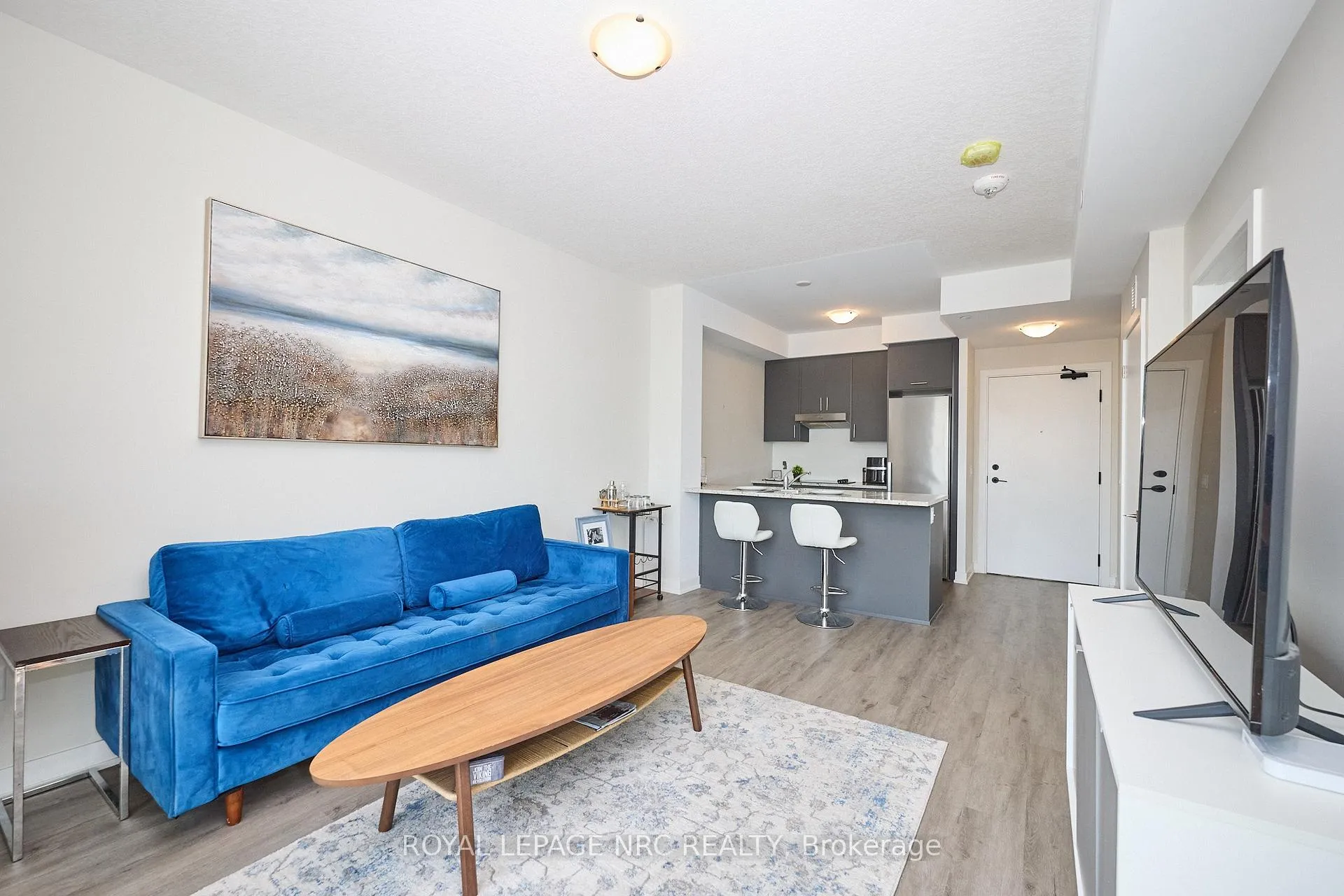 Photo 15 of Unit 221, 600 North Service Road, Hamilton, Lakeshore — HOMEH