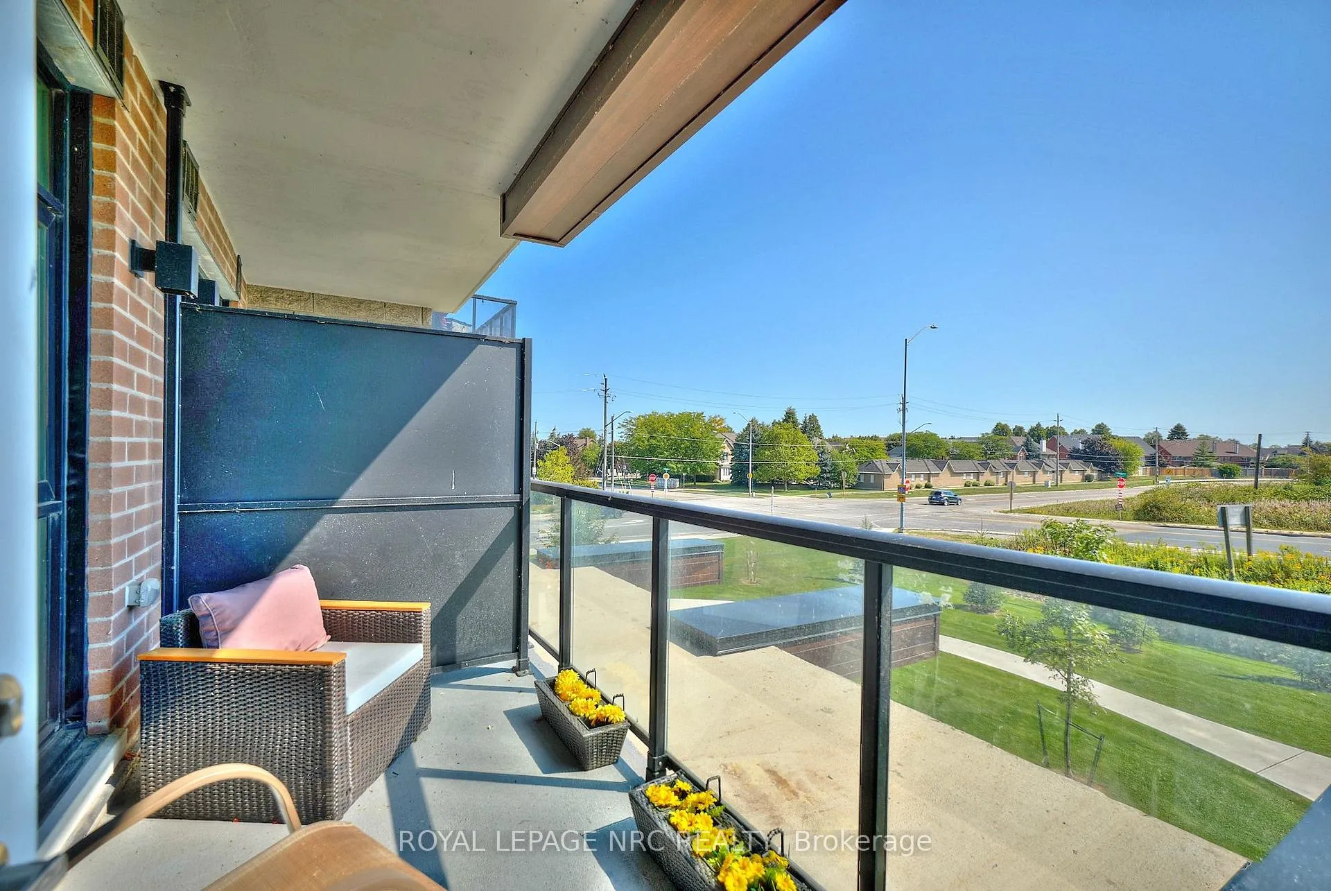 Photo 18 of Unit 221, 600 North Service Road, Hamilton, Lakeshore — HOMEH