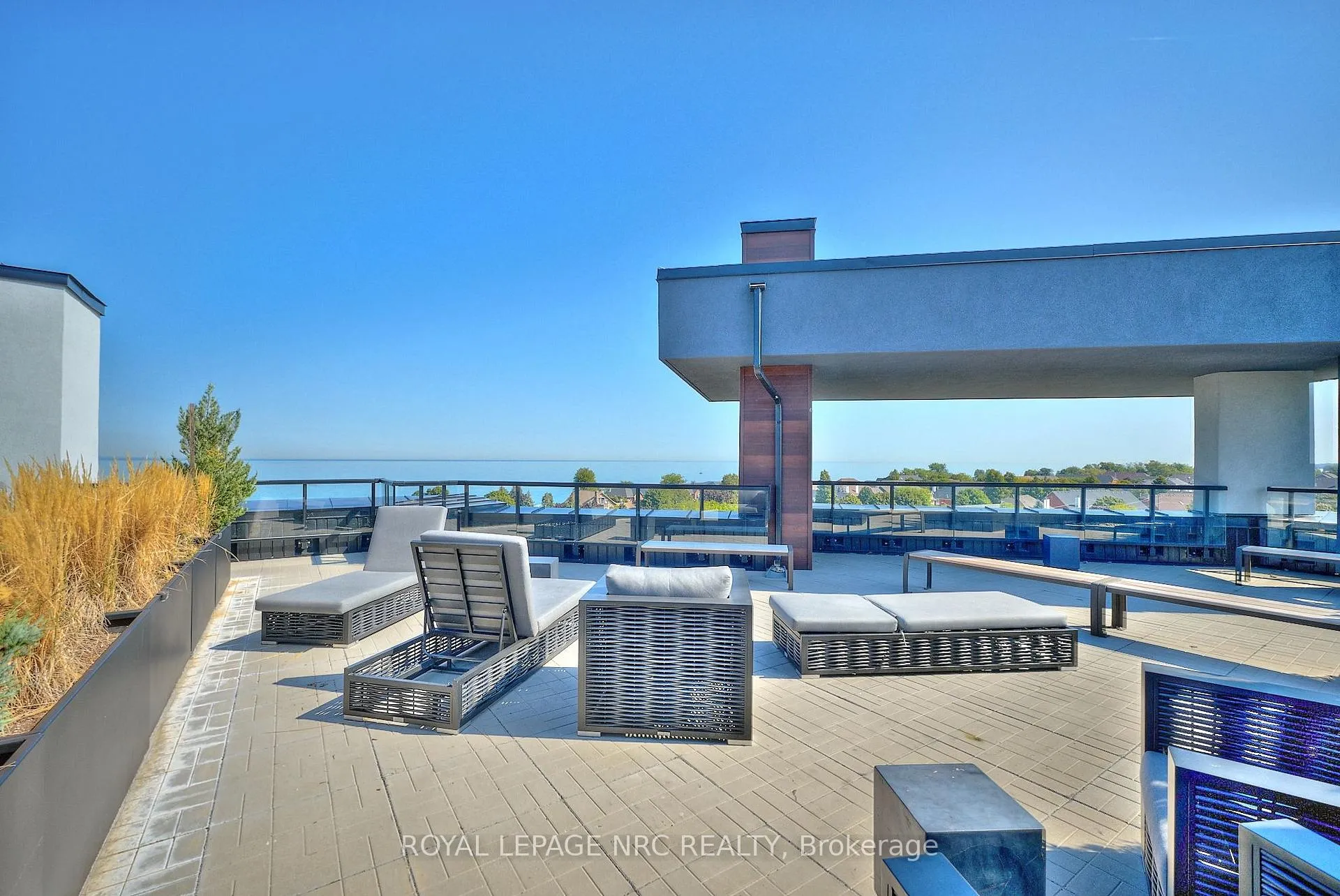 Photo 22 of Unit 221, 600 North Service Road, Hamilton, Lakeshore — HOMEH
