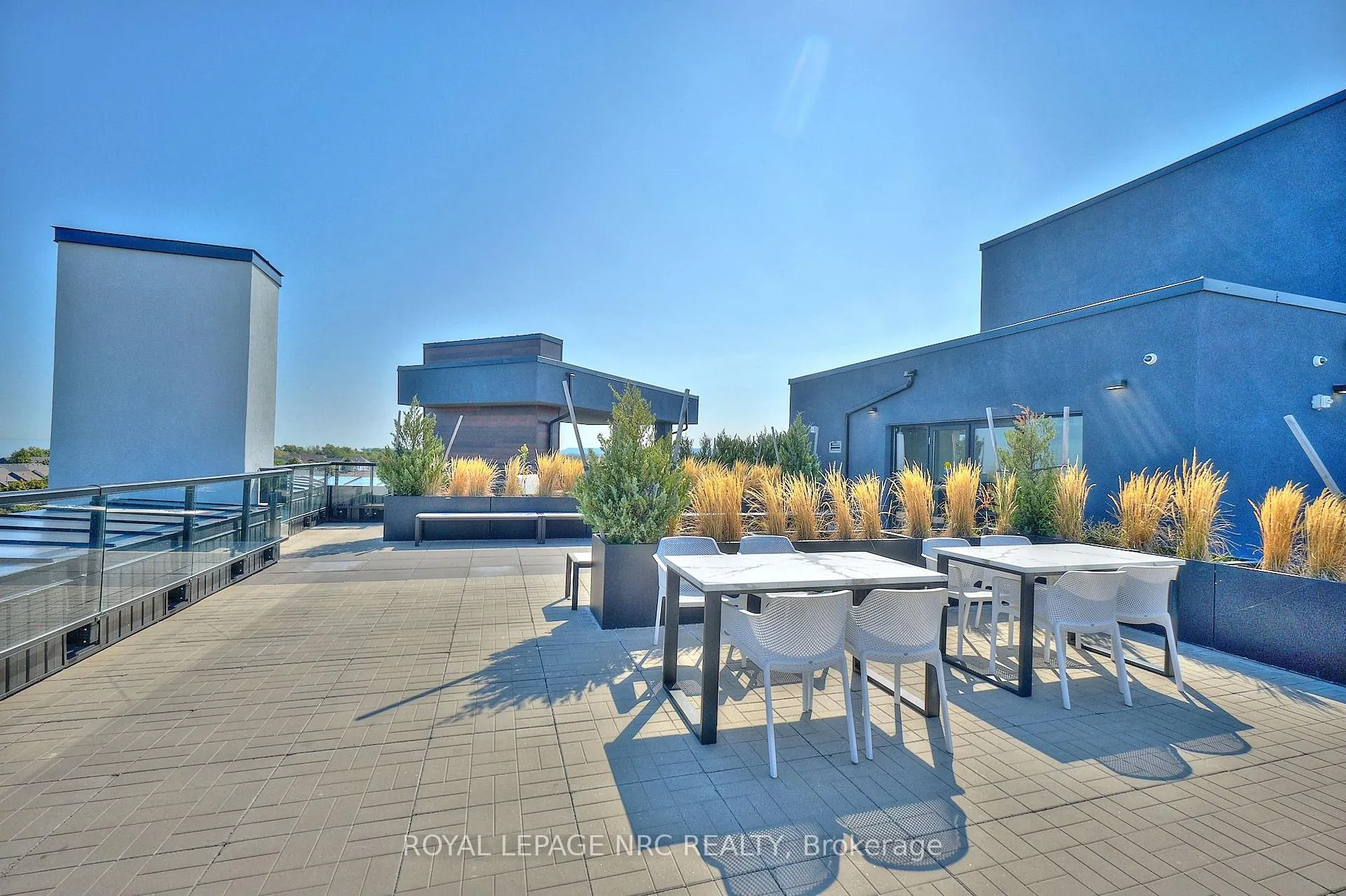 Photo 26 of Unit 221, 600 North Service Road, Hamilton, Lakeshore — HOMEH