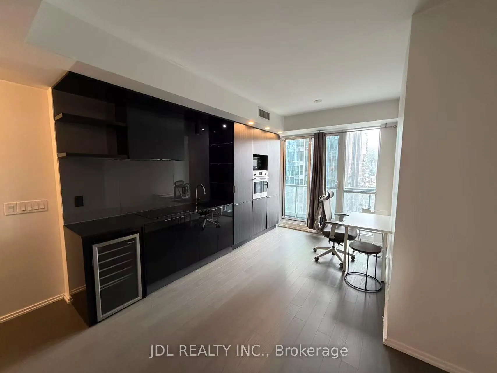 Photo 2 of Unit 1514, 70 Temperance Street, Toronto, Bay Street Corridor — HOMEH