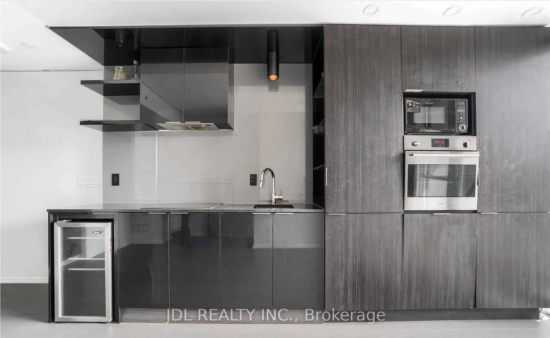 Photo 3 of Unit 1514, 70 Temperance Street, Toronto, Bay Street Corridor — HOMEH