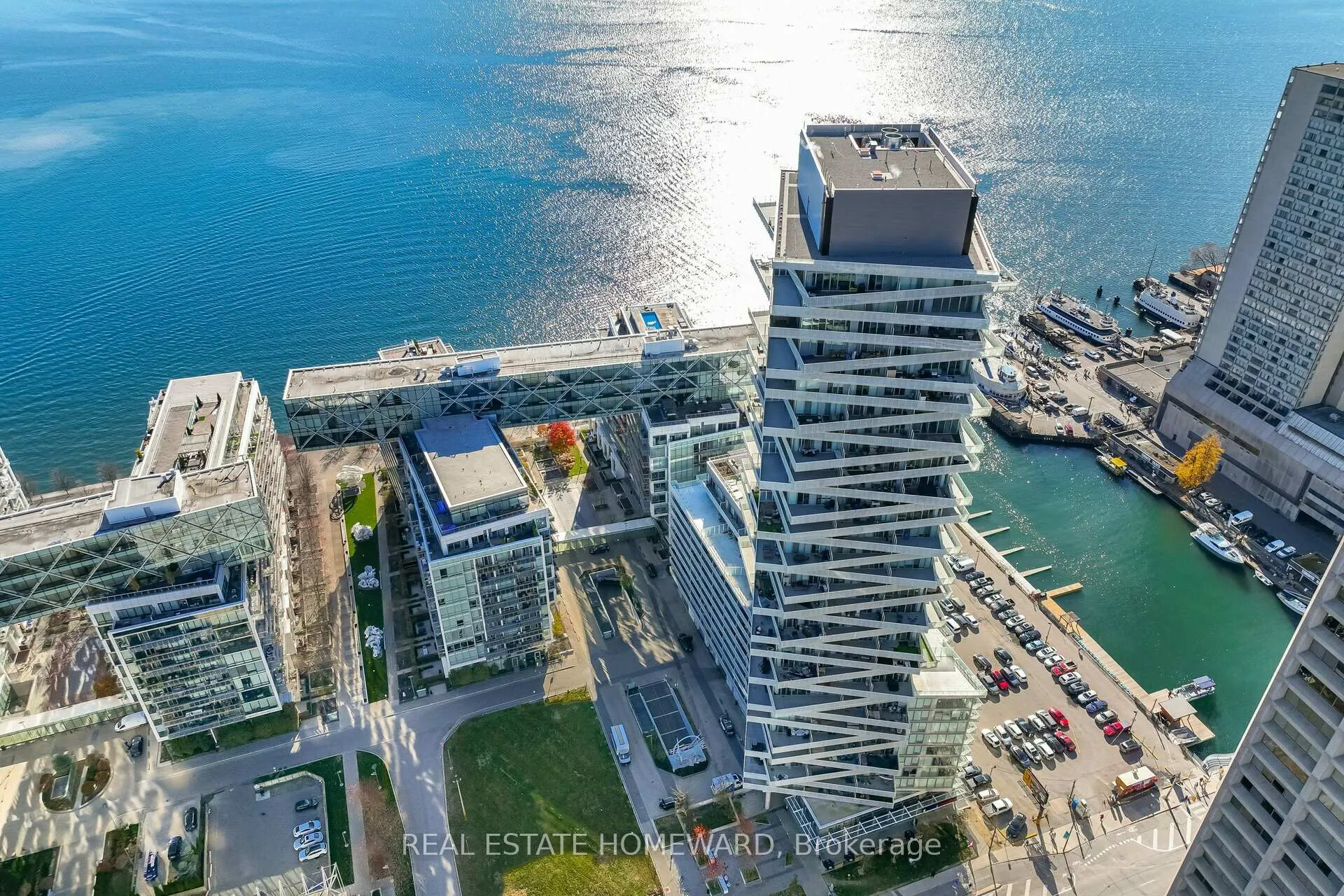 Photo 2 of Unit 1015, 29 Queens Quay E, Toronto, Waterfront Communities — HOMEH