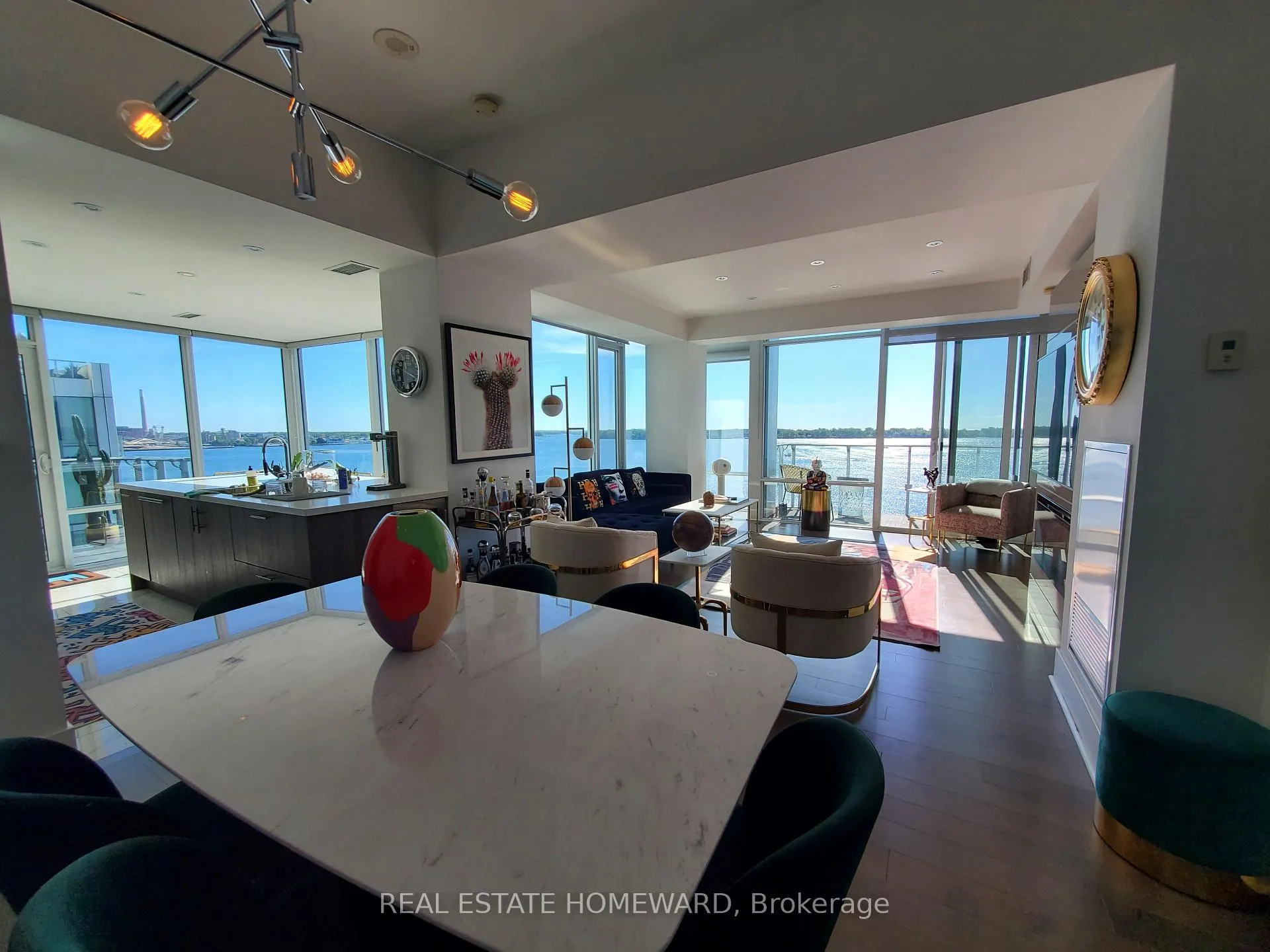 Photo 10 of Unit 1015, 29 Queens Quay E, Toronto, Waterfront Communities — HOMEH