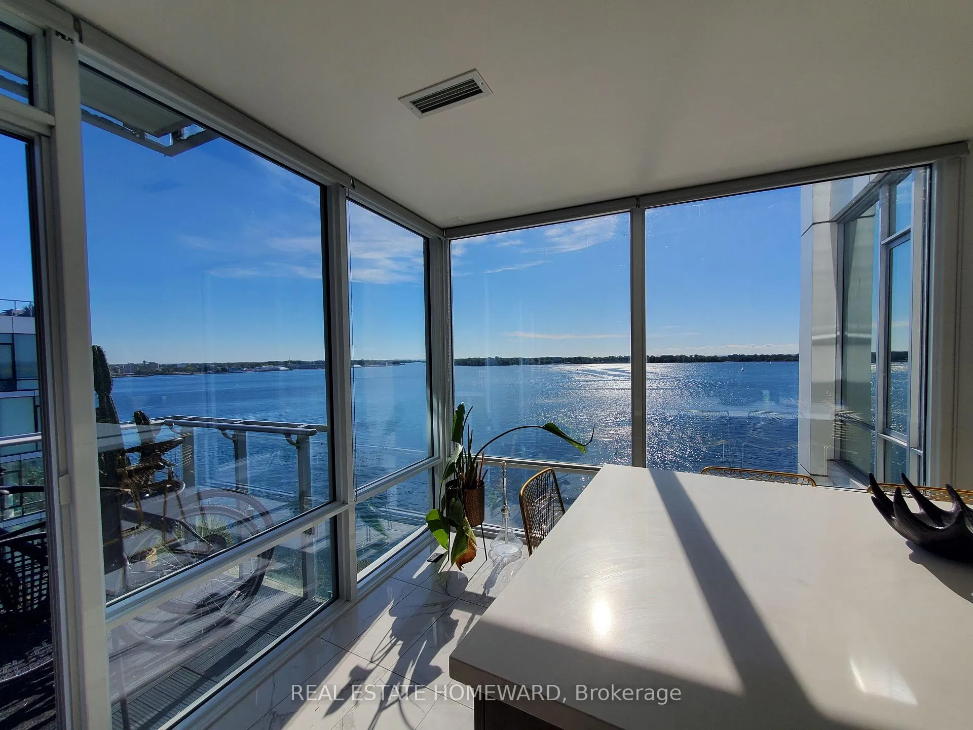 Photo 14 of Unit 1015, 29 Queens Quay E, Toronto, Waterfront Communities — HOMEH