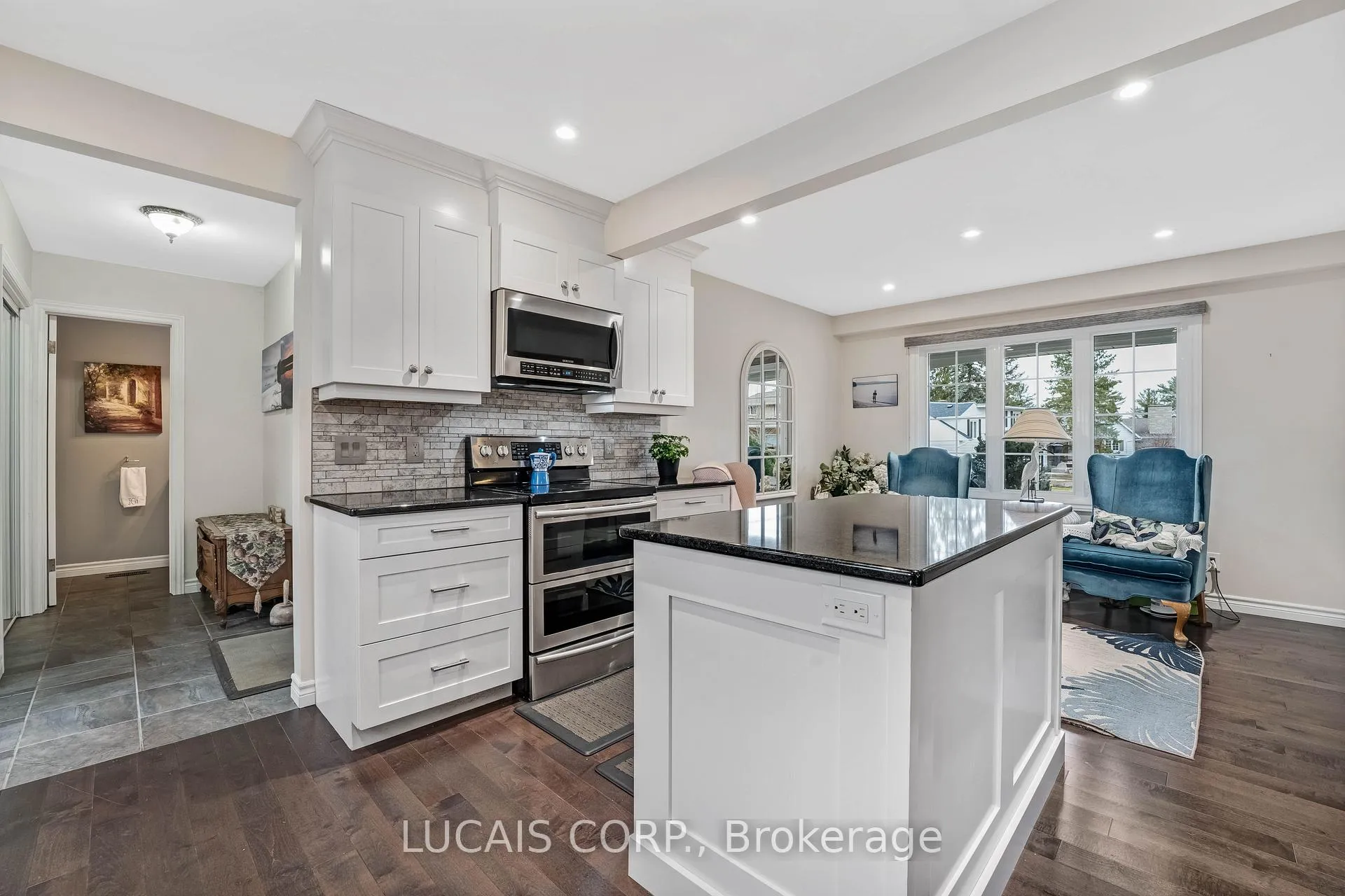 Photo 2 of 163 Stevenson Crescent, Renfrew — HOMEH