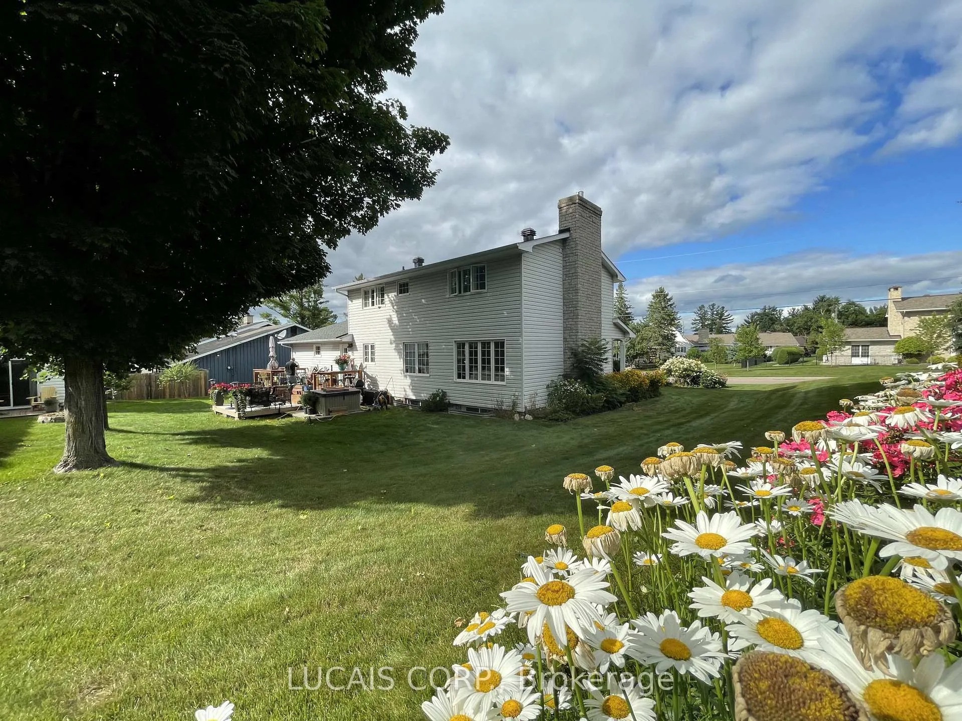 Photo 3 of 163 Stevenson Crescent, Renfrew — HOMEH