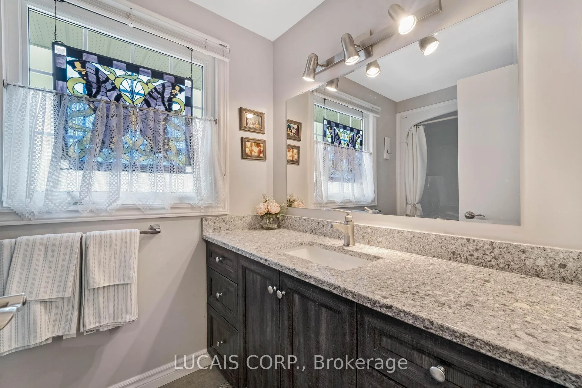 Photo 14 of 163 Stevenson Crescent, Renfrew — HOMEH