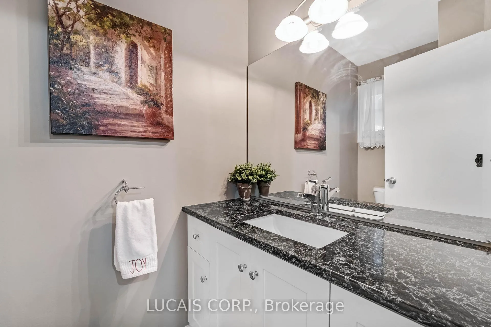 Photo 20 of 163 Stevenson Crescent, Renfrew — HOMEH