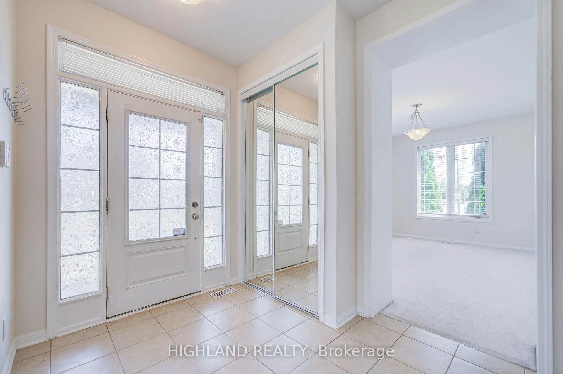 Photo 4 of 513 Tyrone Crescent, Milton, Willmott — HOMEH