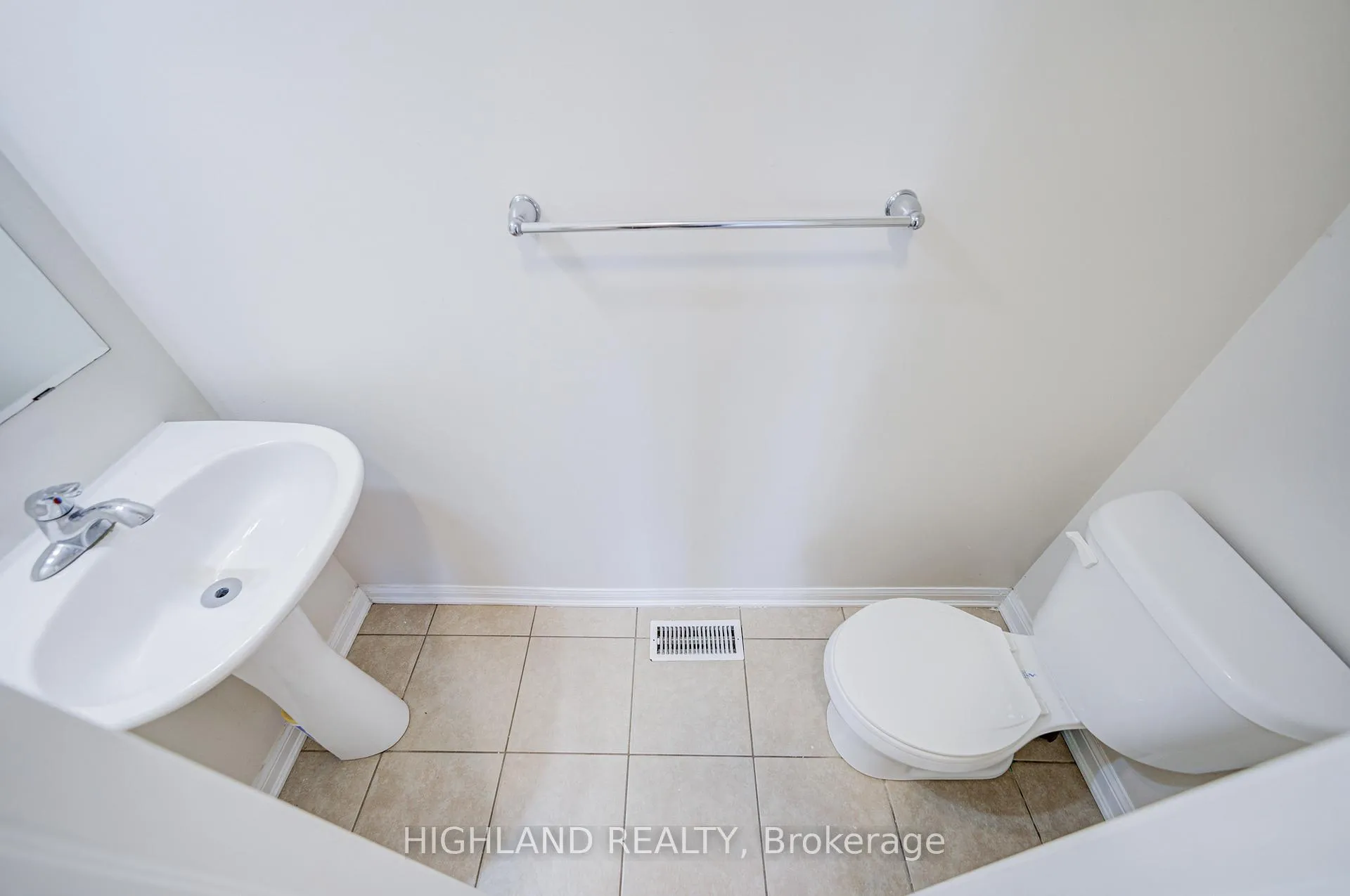 Photo 14 of 513 Tyrone Crescent, Milton, Willmott — HOMEH