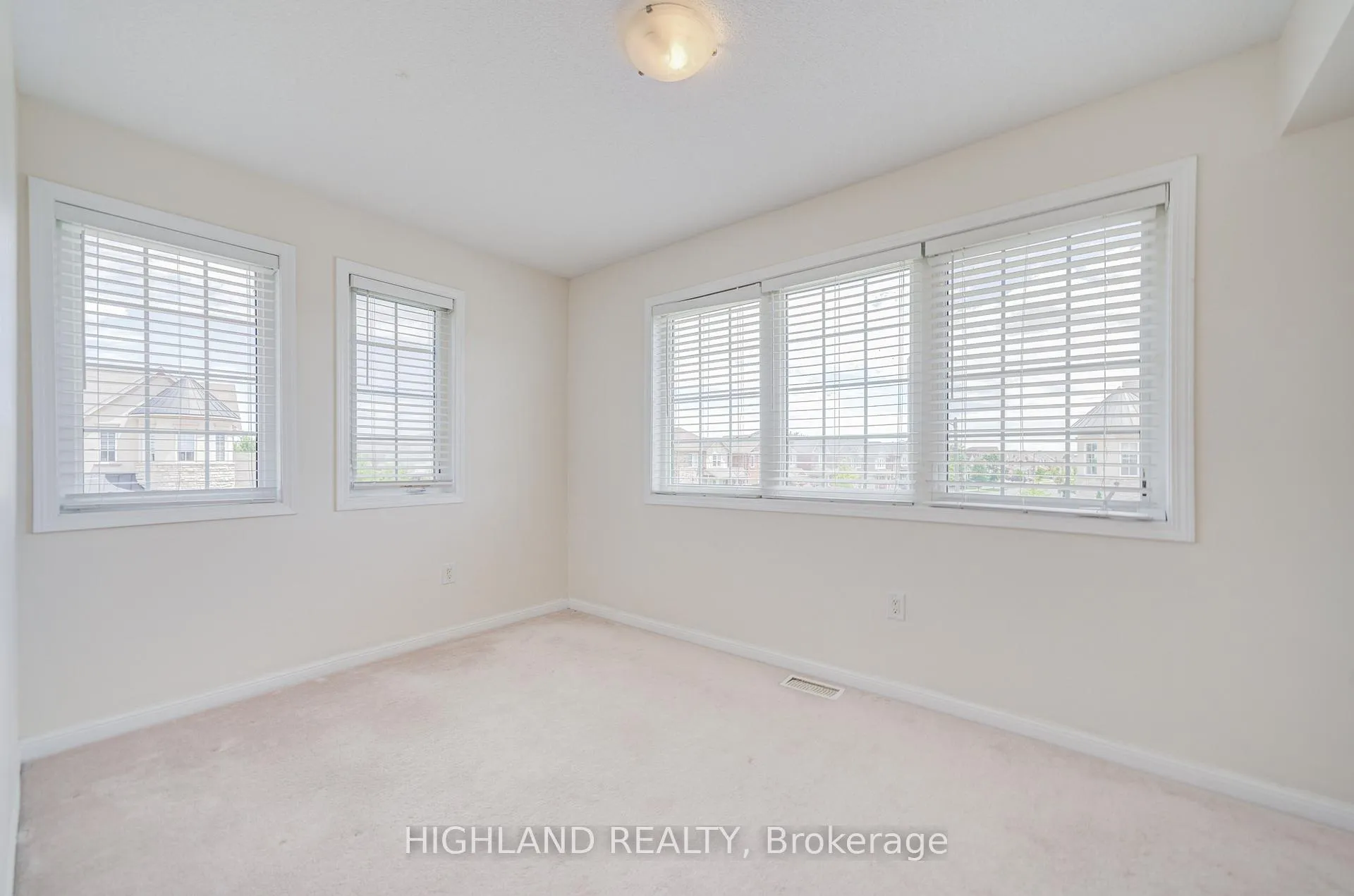 Photo 25 of 513 Tyrone Crescent, Milton, Willmott — HOMEH