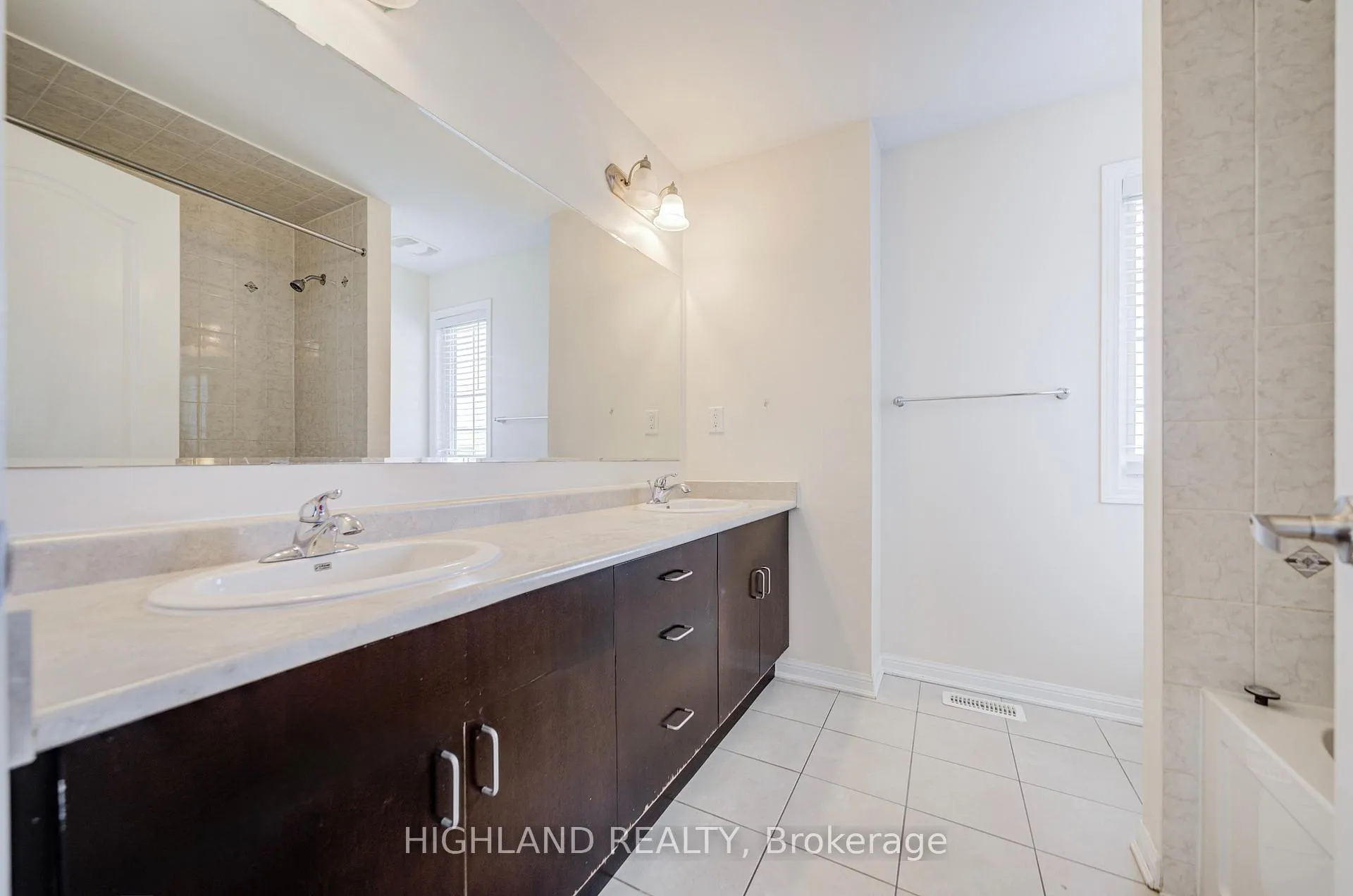 Photo 27 of 513 Tyrone Crescent, Milton, Willmott — HOMEH
