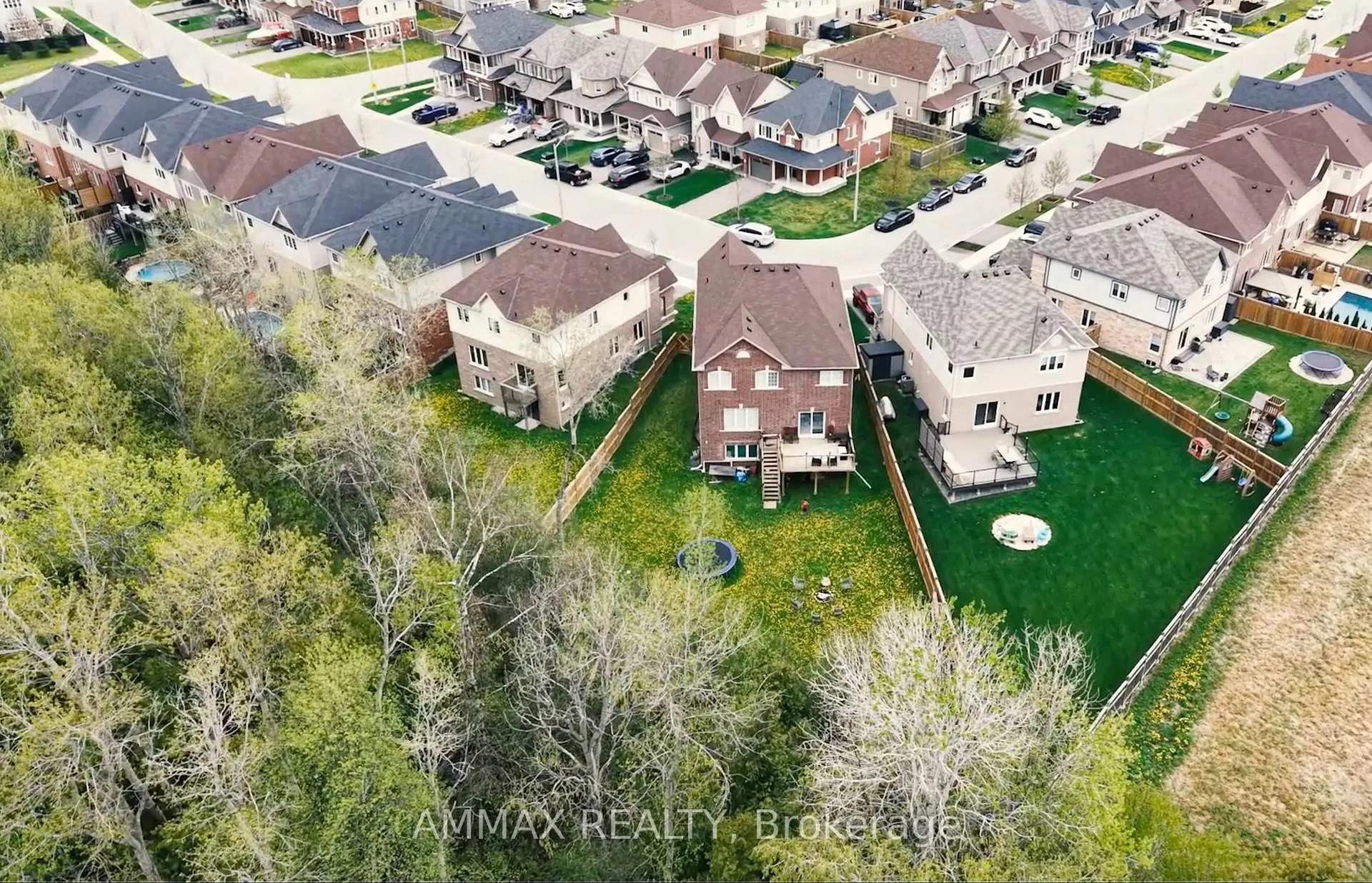 Photo 2 of 261 Bruce Cameron Drive, Clarington, Bowmanville — HOMEH