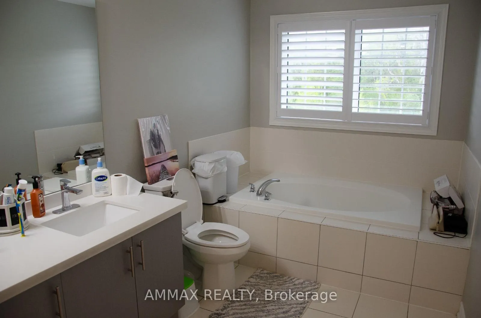 Photo 25 of 261 Bruce Cameron Drive, Clarington, Bowmanville — HOMEH