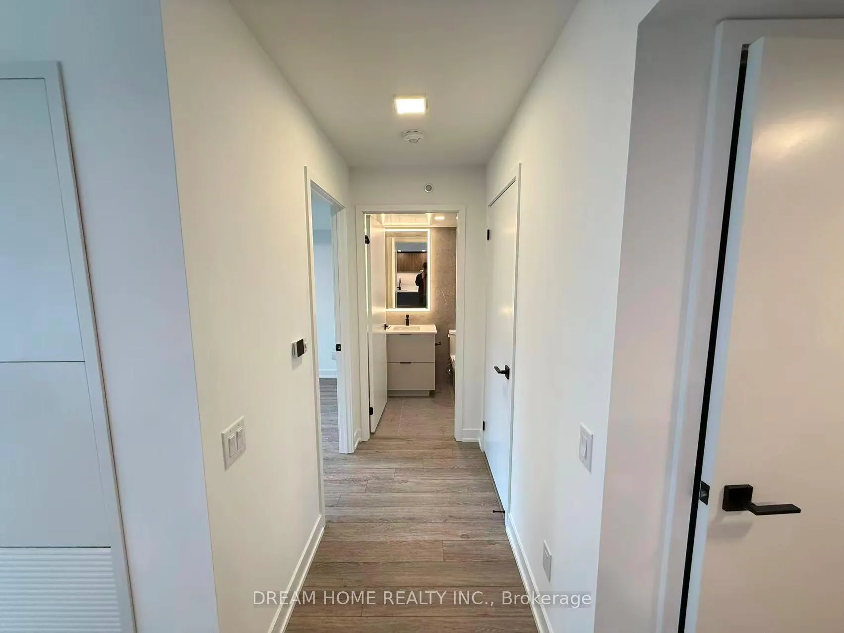 Photo 11 of Unit 1403, 609 Sherbourne Street, Toronto, North St. James Town — HOMEH