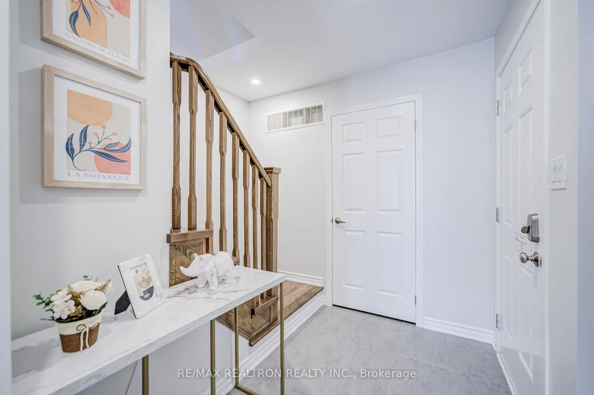 Photo 7 of 1020 Dragonfly Avenue, Pickering, Rural Pickering — HOMEH