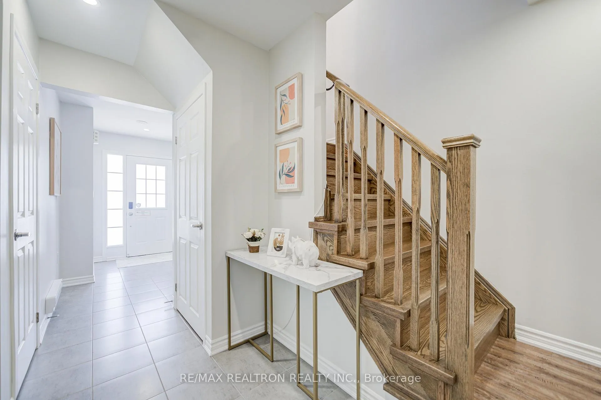 Photo 8 of 1020 Dragonfly Avenue, Pickering, Rural Pickering — HOMEH