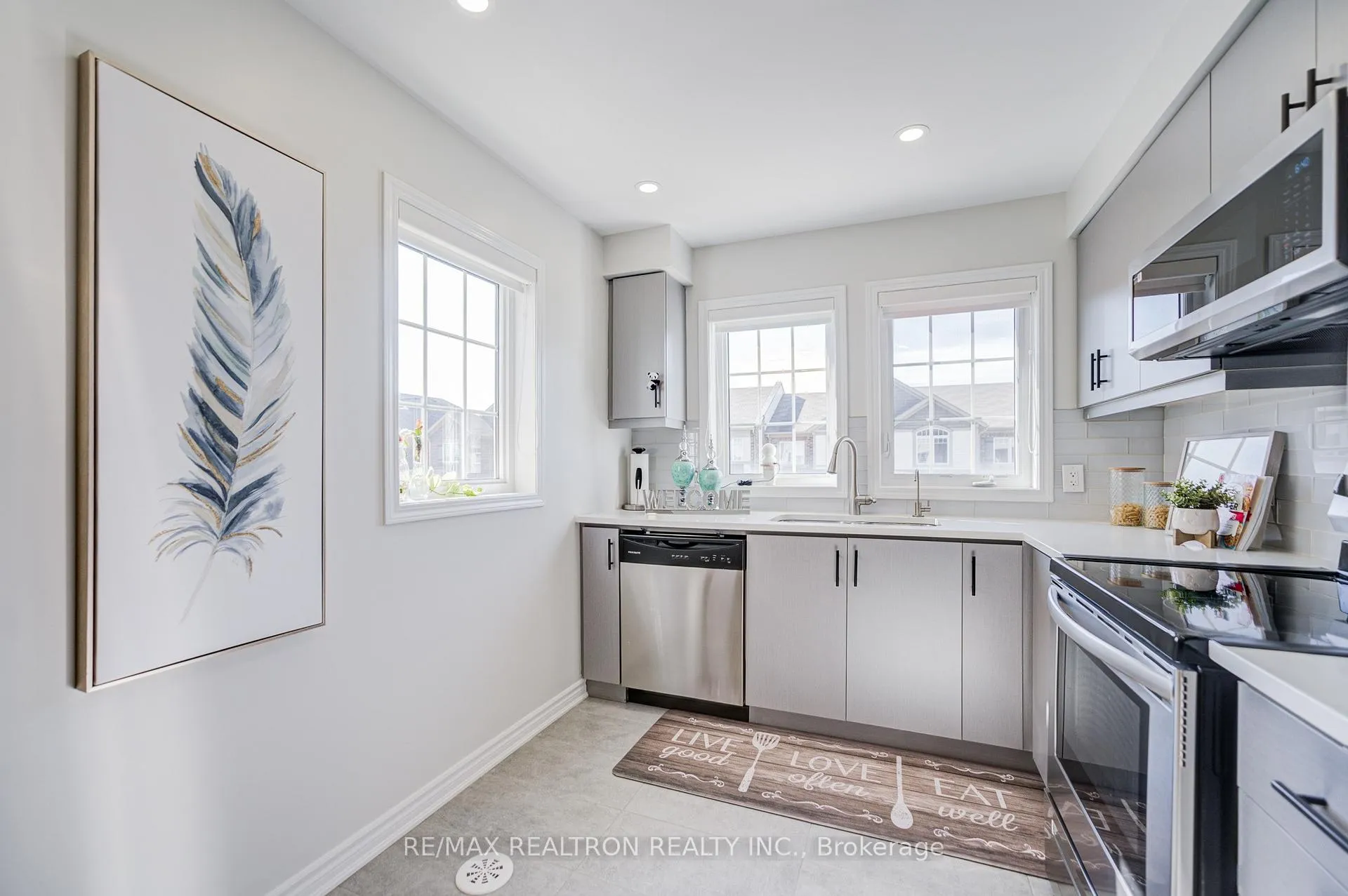 Photo 14 of 1020 Dragonfly Avenue, Pickering, Rural Pickering — HOMEH