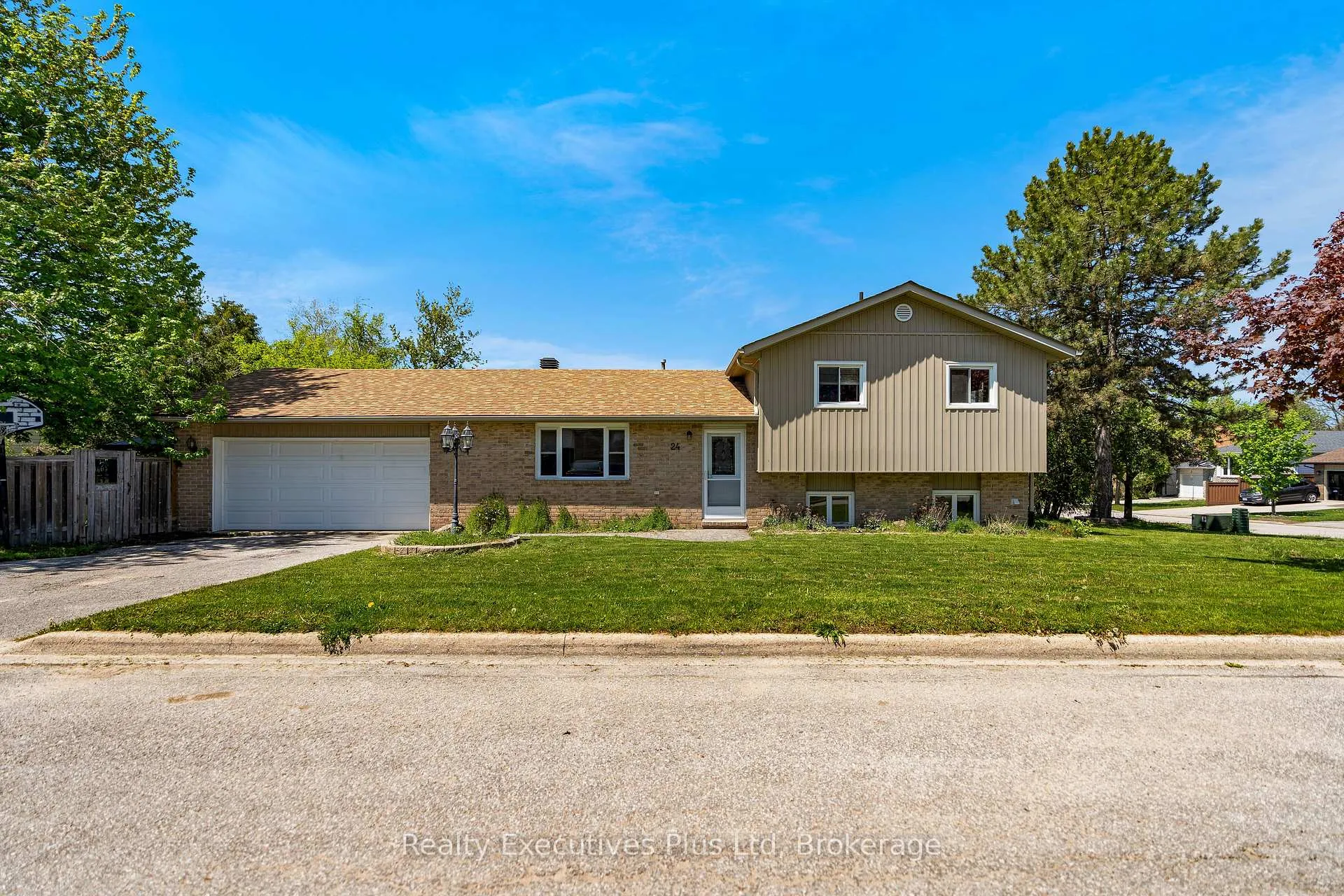 Photo 1 of 24 McConkey Place, Barrie, Allandale Heights — HOMEH