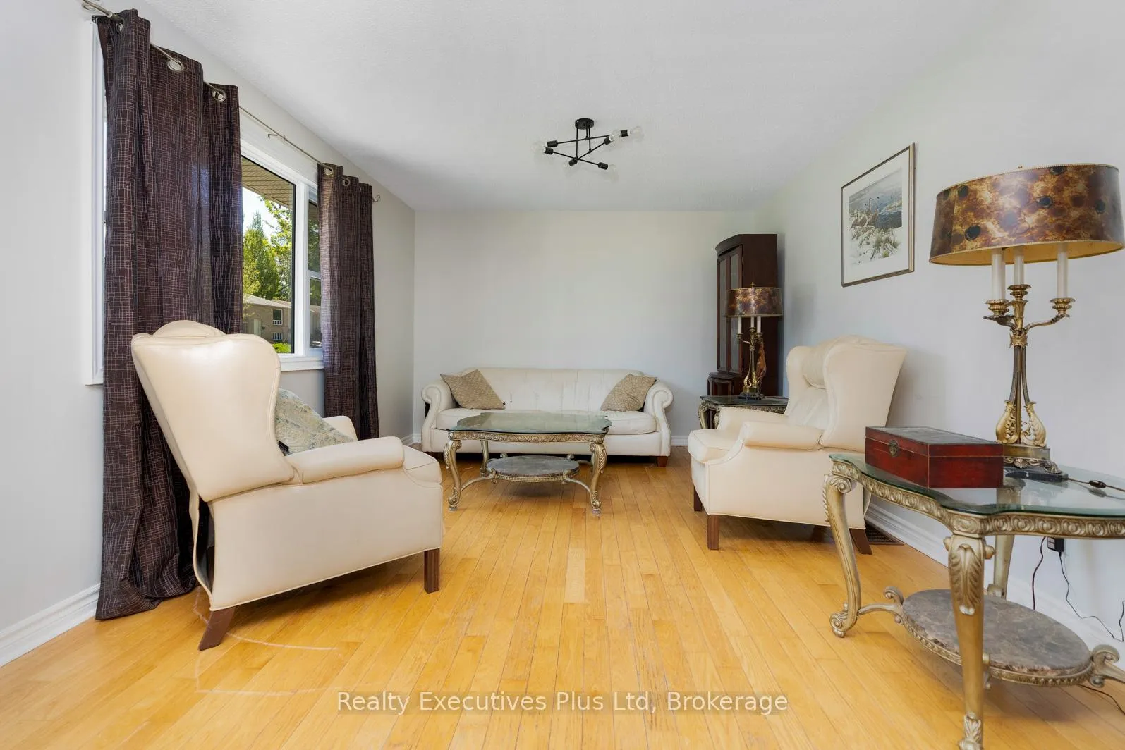 Photo 5 of 24 McConkey Place, Barrie, Allandale Heights — HOMEH