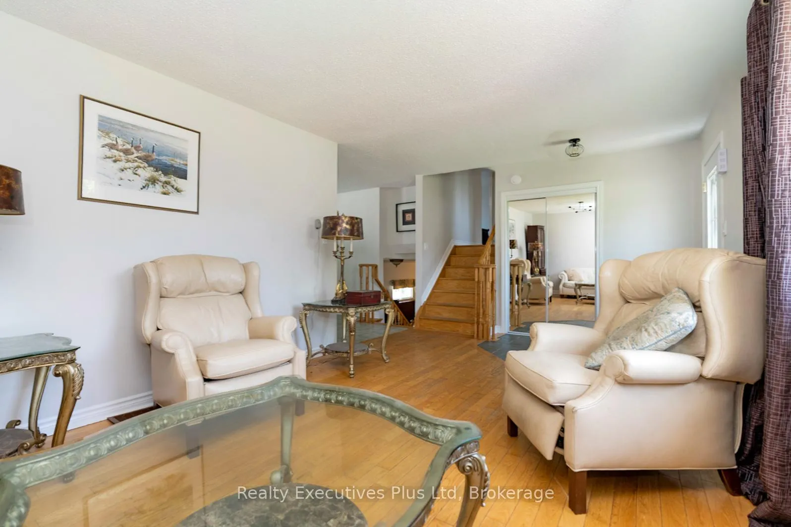 Photo 6 of 24 McConkey Place, Barrie, Allandale Heights — HOMEH