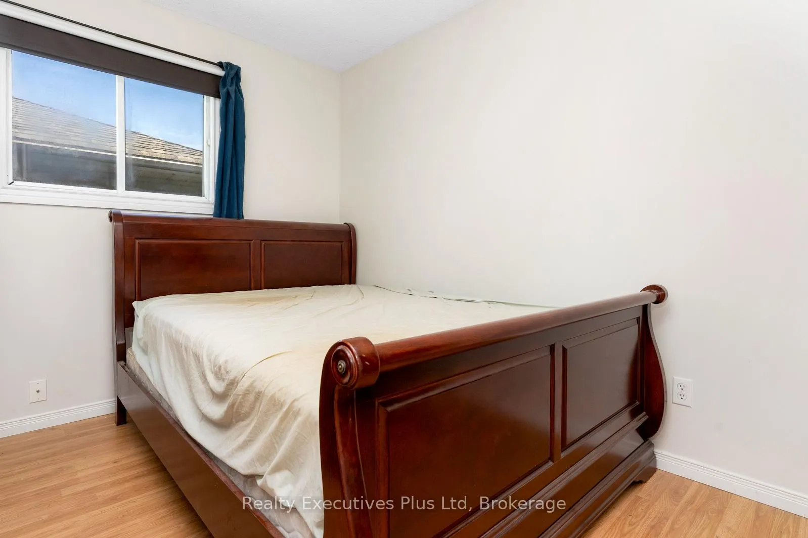 Photo 9 of 24 McConkey Place, Barrie, Allandale Heights — HOMEH