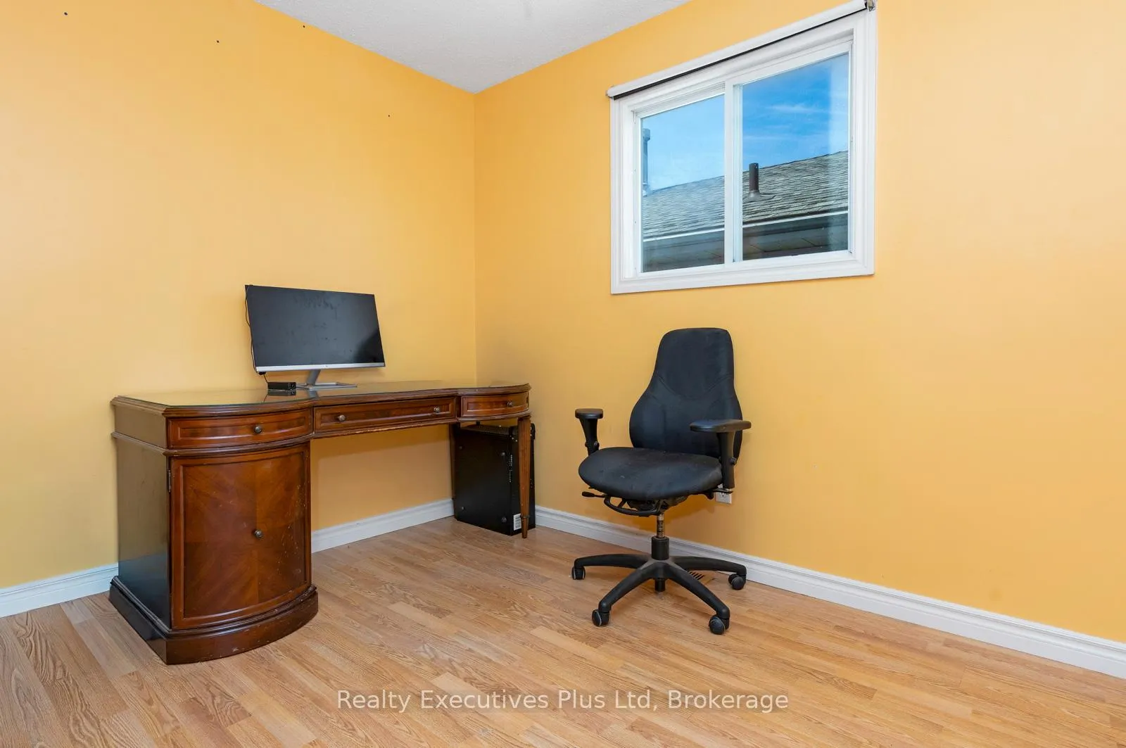 Photo 10 of 24 McConkey Place, Barrie, Allandale Heights — HOMEH