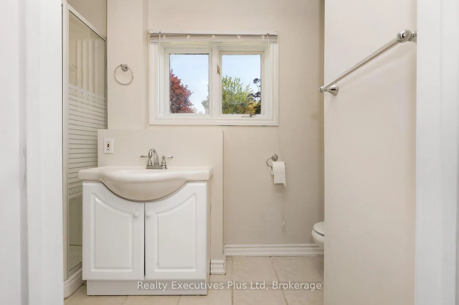 Photo 13 of 24 McConkey Place, Barrie, Allandale Heights — HOMEH