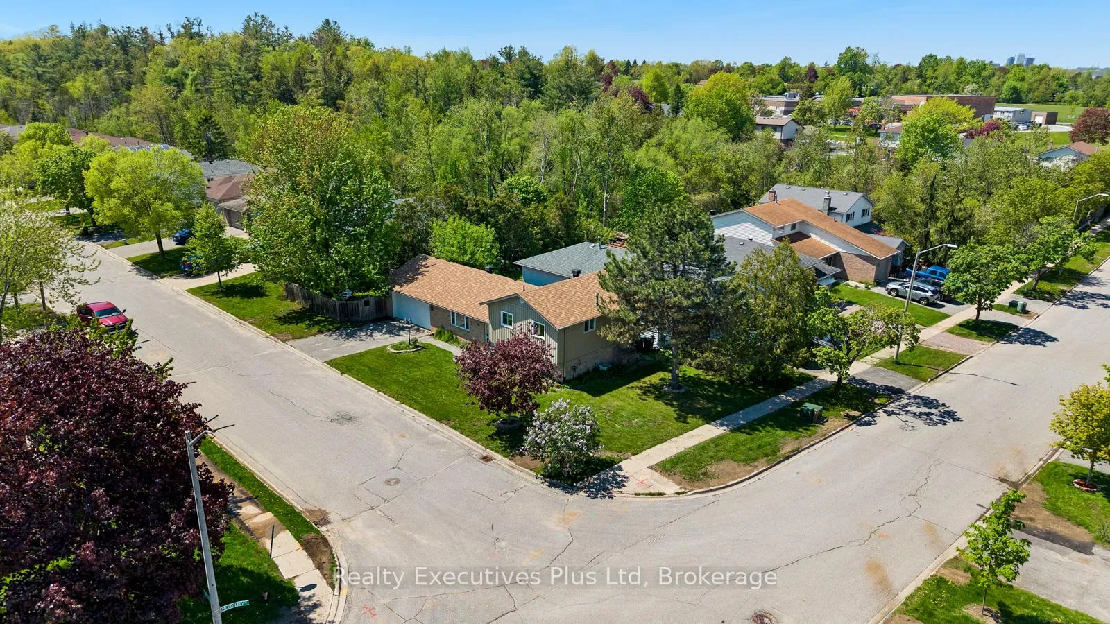 Photo 14 of 24 McConkey Place, Barrie, Allandale Heights — HOMEH