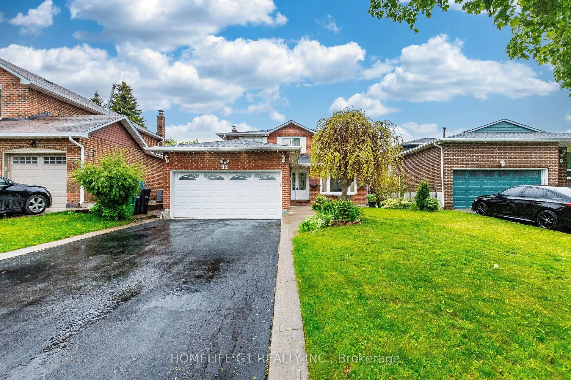 Photo 3 of 92 Reynier Drive, Brampton, Heart Lake East — HOMEH