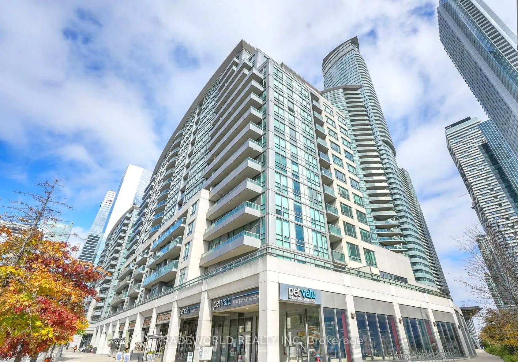 Photo 1 of Unit 727, 25 Lower Simcoe Street, Toronto, Waterfront Communities — HOMEH