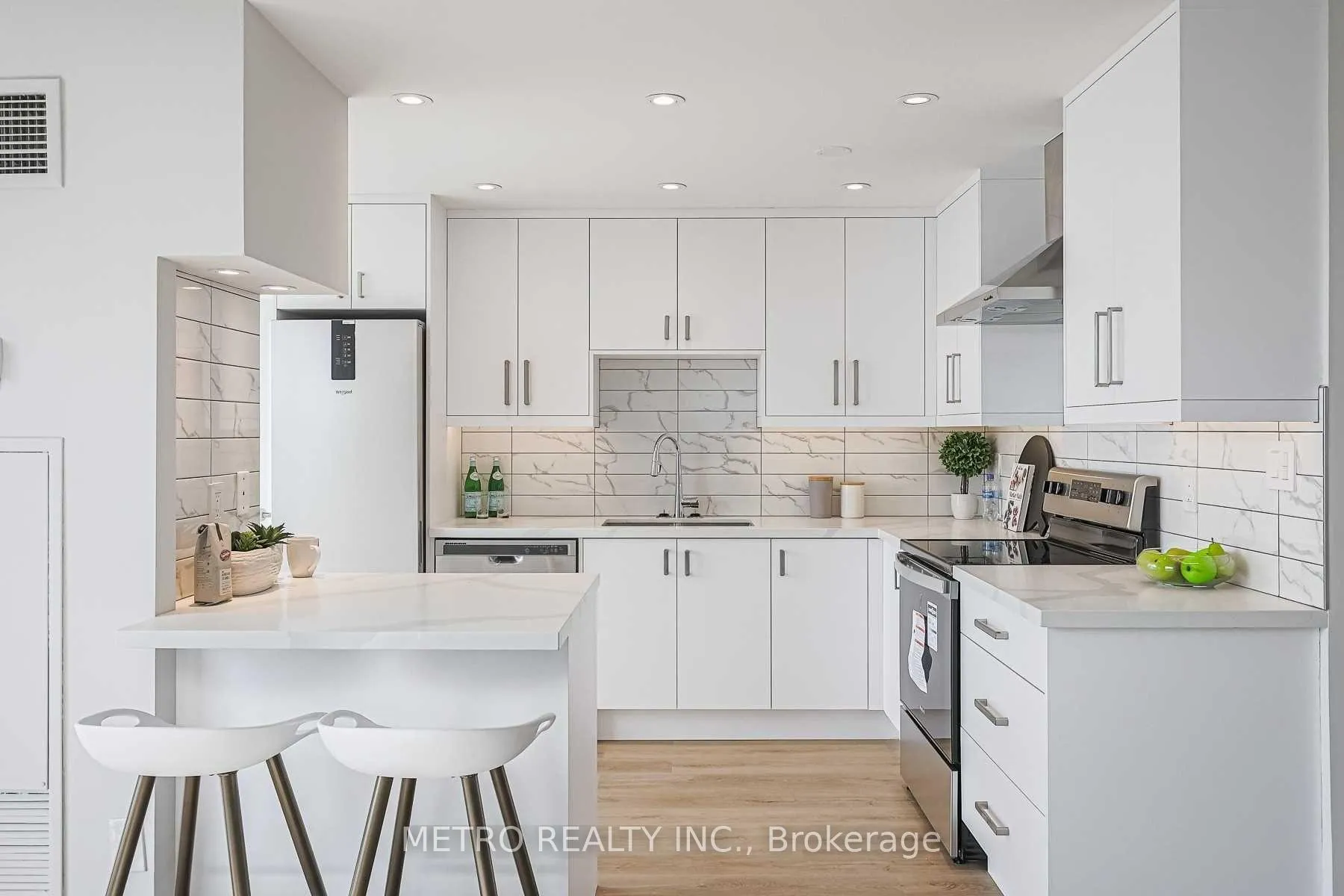 Photo 7 of Unit 706, 30 Harding Boulevard, Richmond Hill, Harding — HOMEH