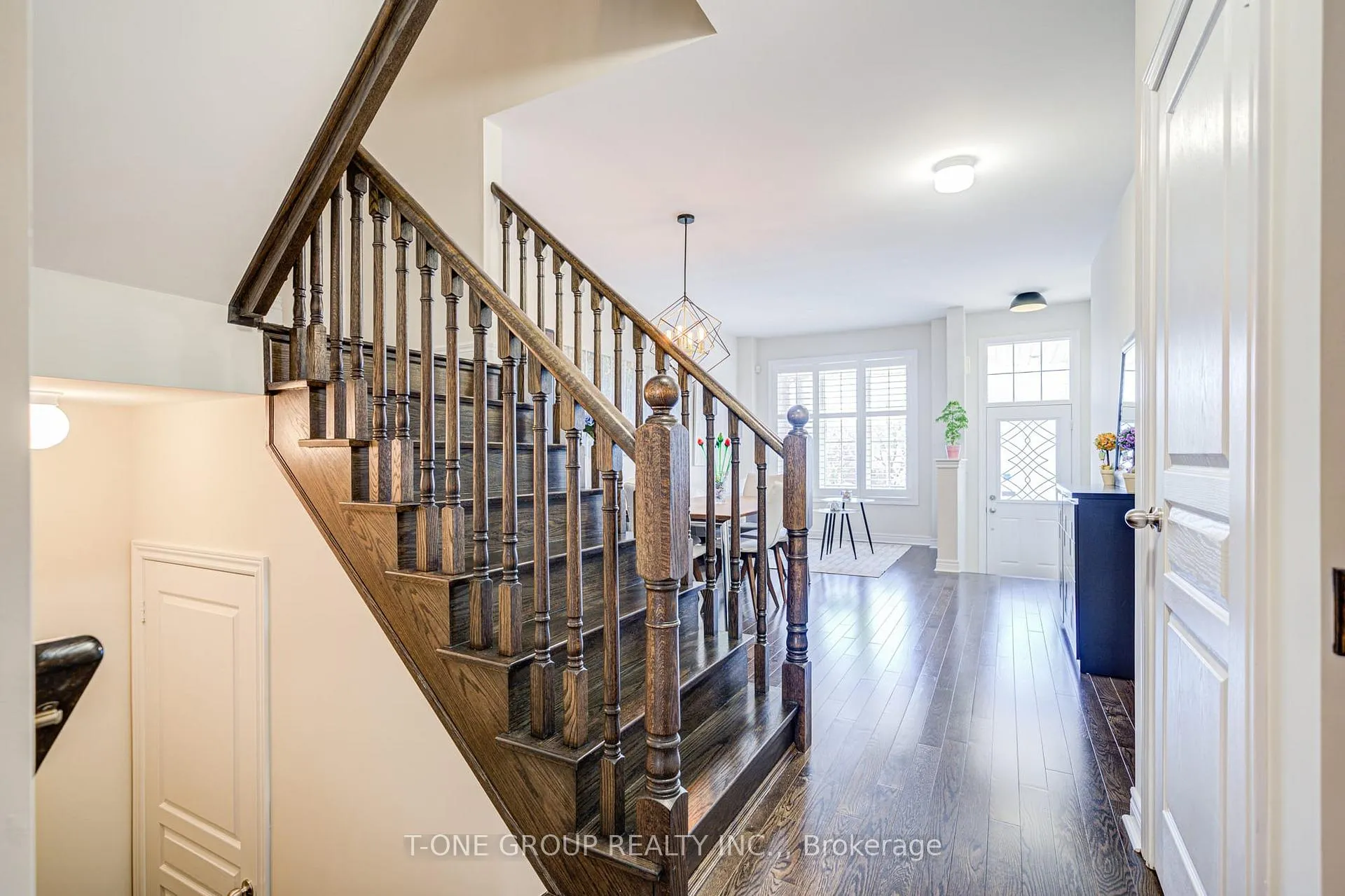 Photo 8 of 42 Christian Ritter Drive, Markham, Berczy — HOMEH
