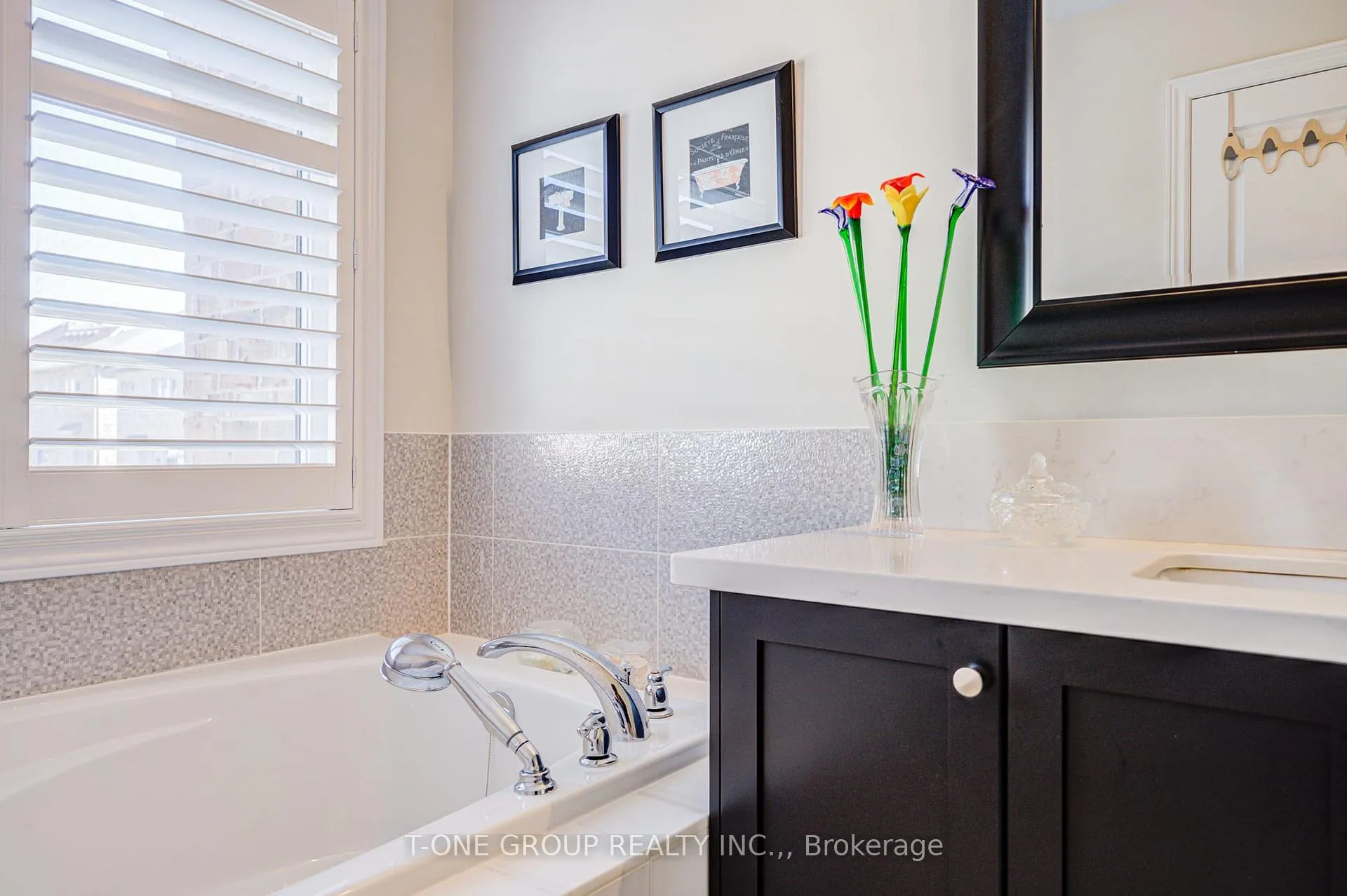 Photo 33 of 42 Christian Ritter Drive, Markham, Berczy — HOMEH