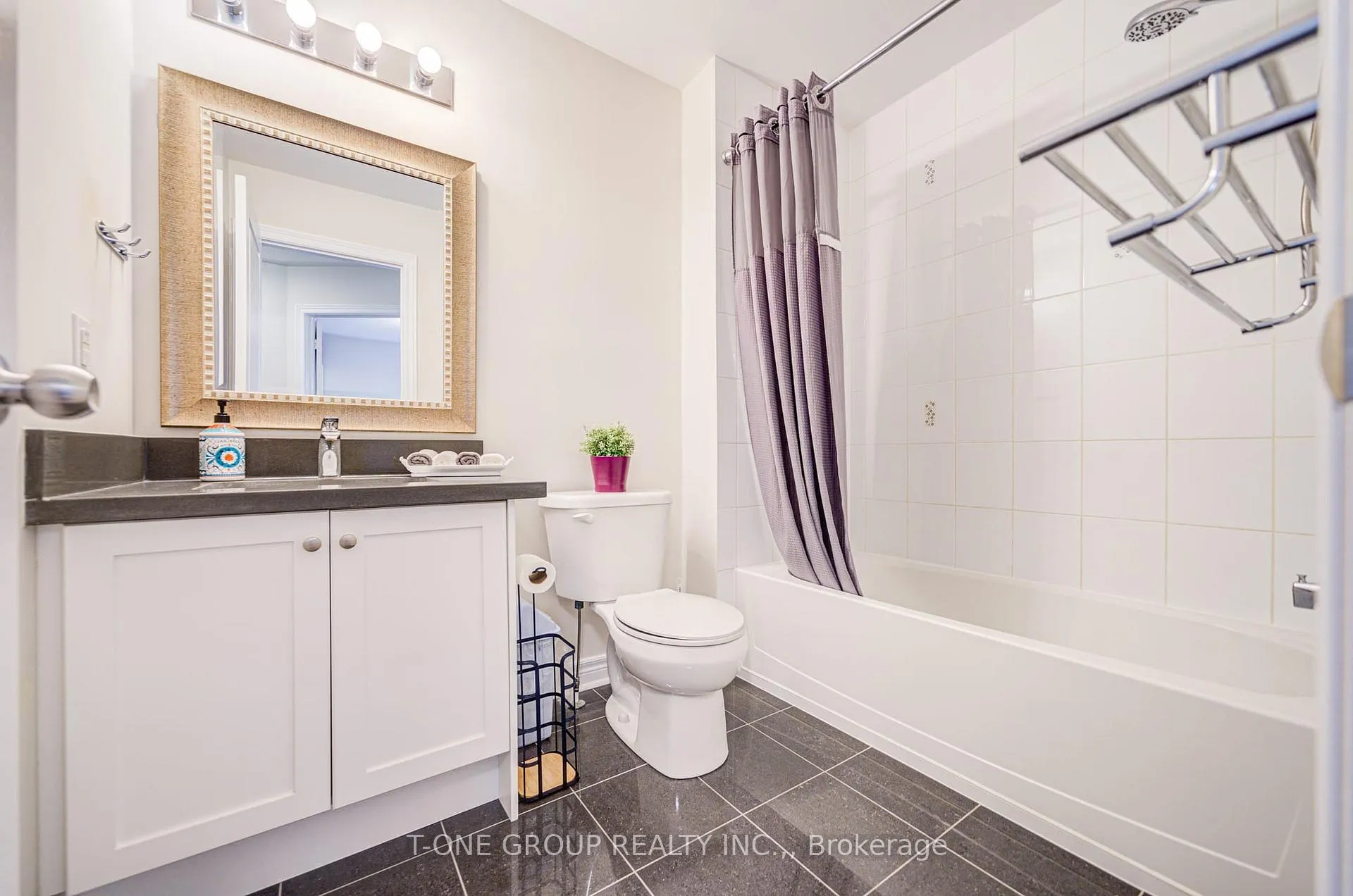 Photo 40 of 42 Christian Ritter Drive, Markham, Berczy — HOMEH