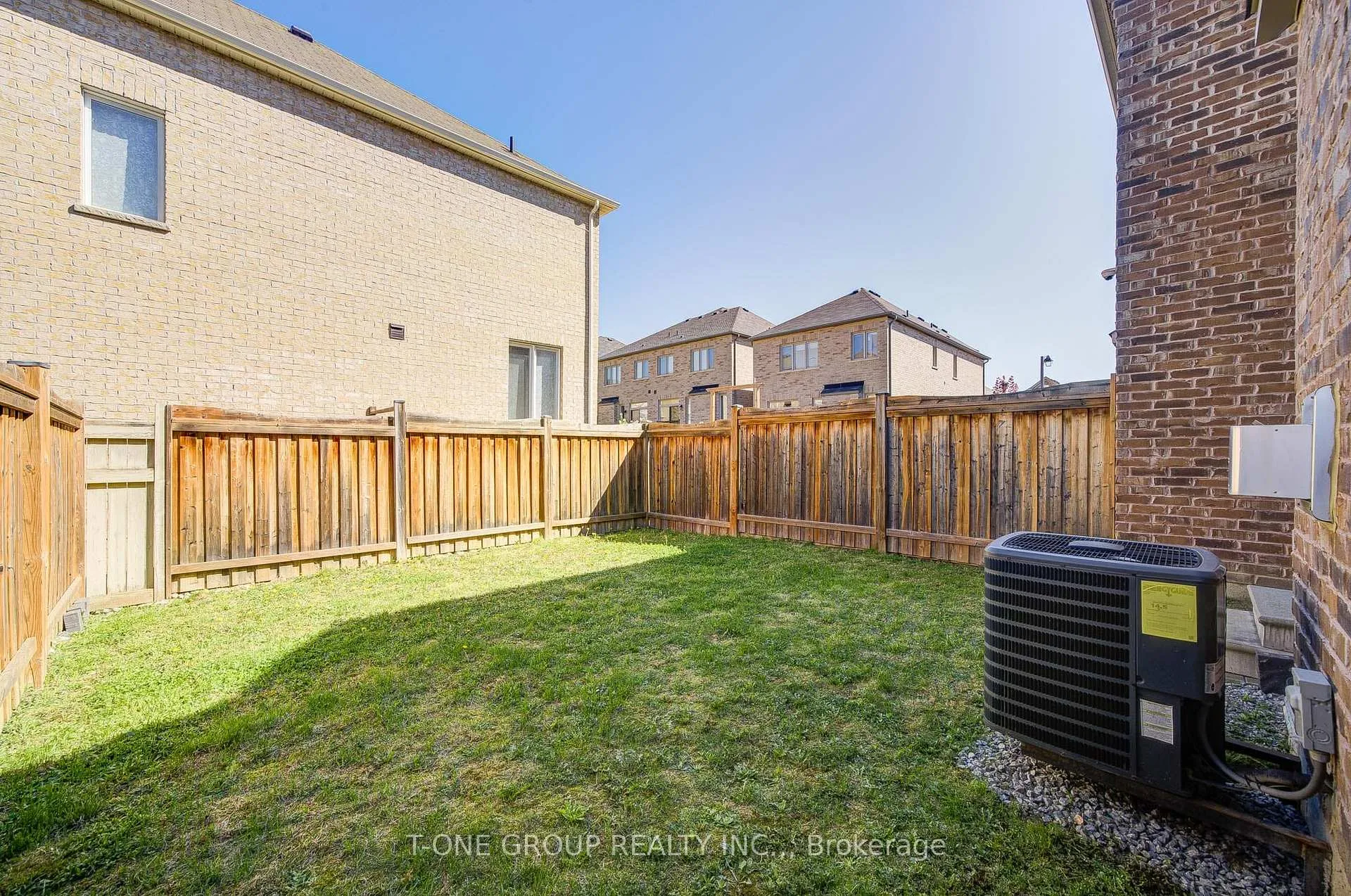 Photo 42 of 42 Christian Ritter Drive, Markham, Berczy — HOMEH